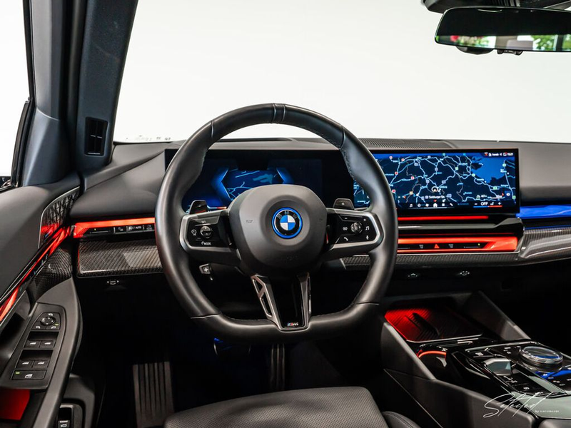 BMW 550 e xDrive M-SPORT*AHK*B&W*LED*ICONIC-GLOW*HEADUP — photo 7