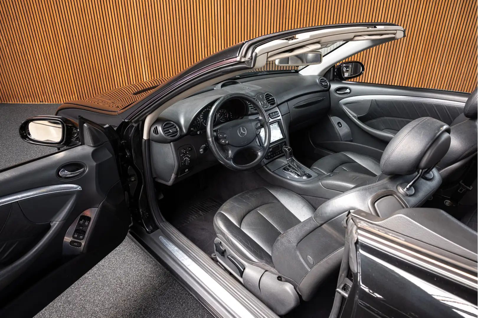 Mercedes-Benz CLK 240 Cabrio Avantgarde | Parkeersensoren | Leder | Stoe Černá - 2