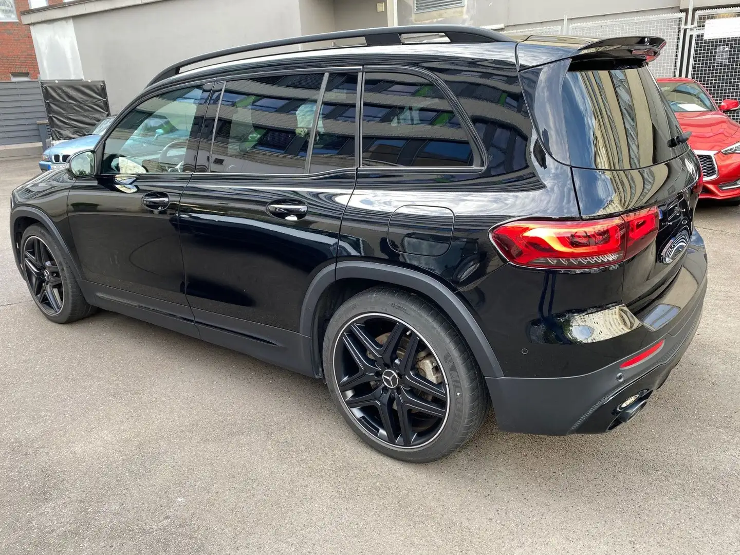 Mercedes-Benz GLB 35 AMG 4MATIC DCT Schwarz - 2