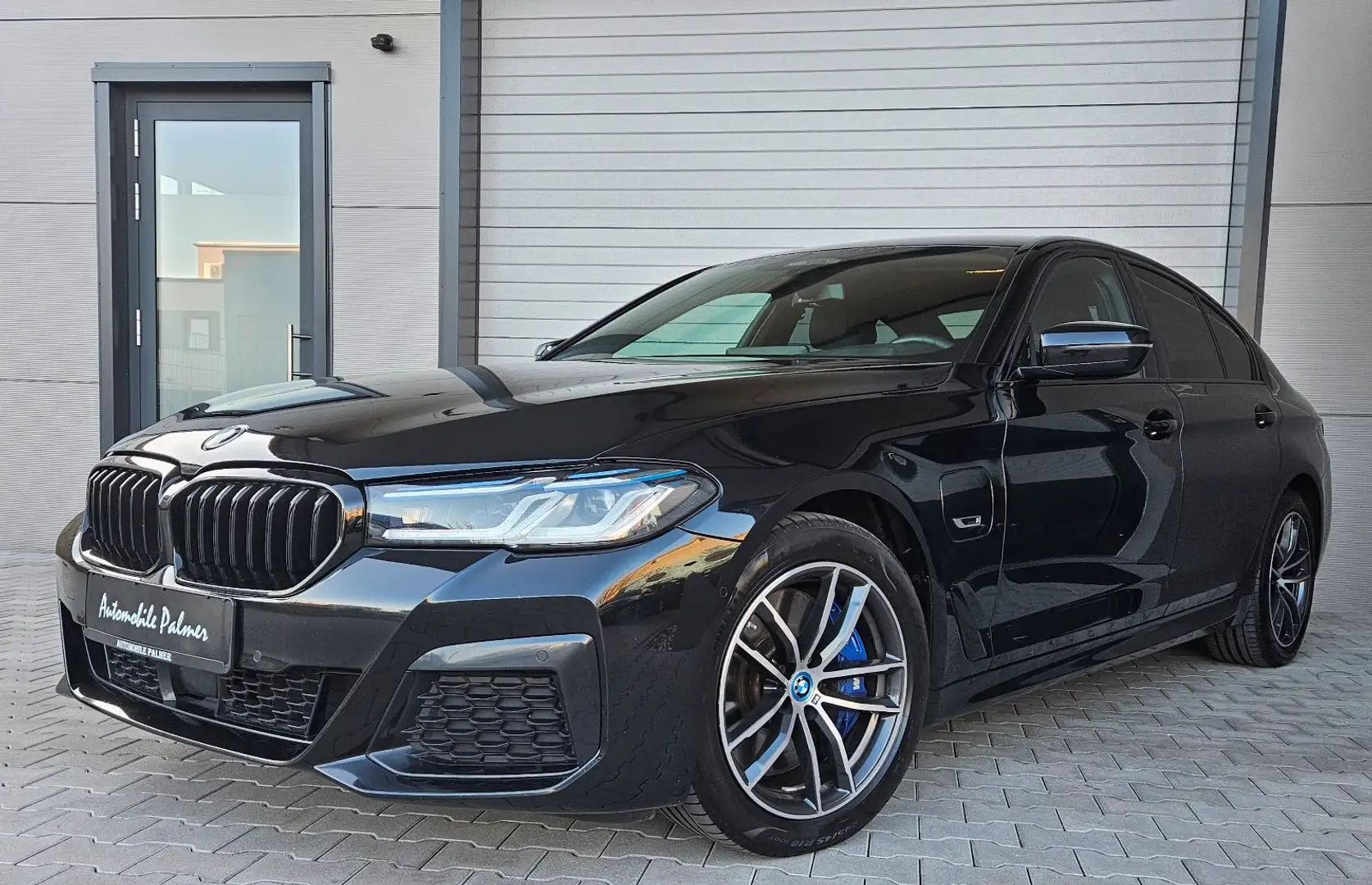 BMW 545 e xDrive M Sportpaket 1Hand Noir - 1
