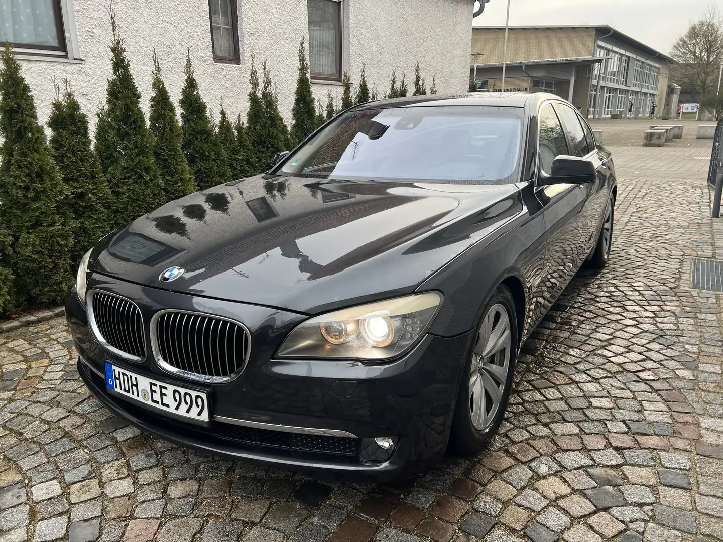 BMW 740 740i - 2