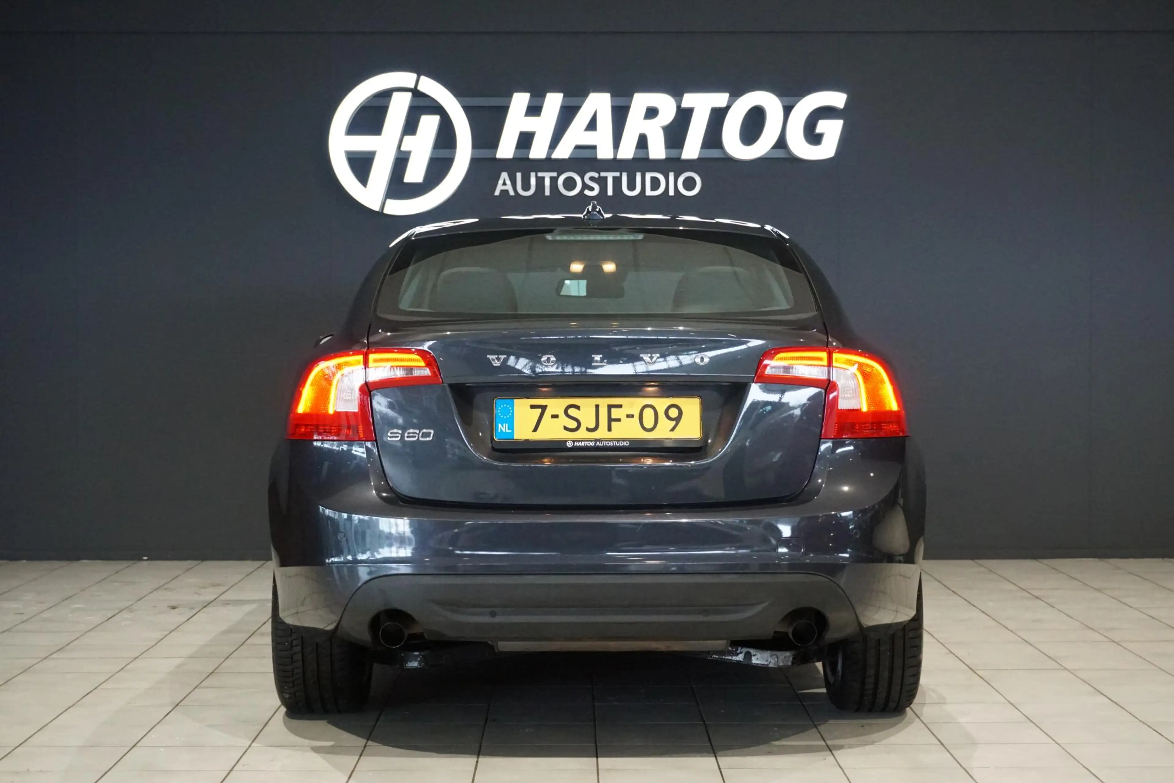 Volvo S60 1.6 T3 Summum + NAVIGATIE / BLUETOOTH / LMV — photo 10