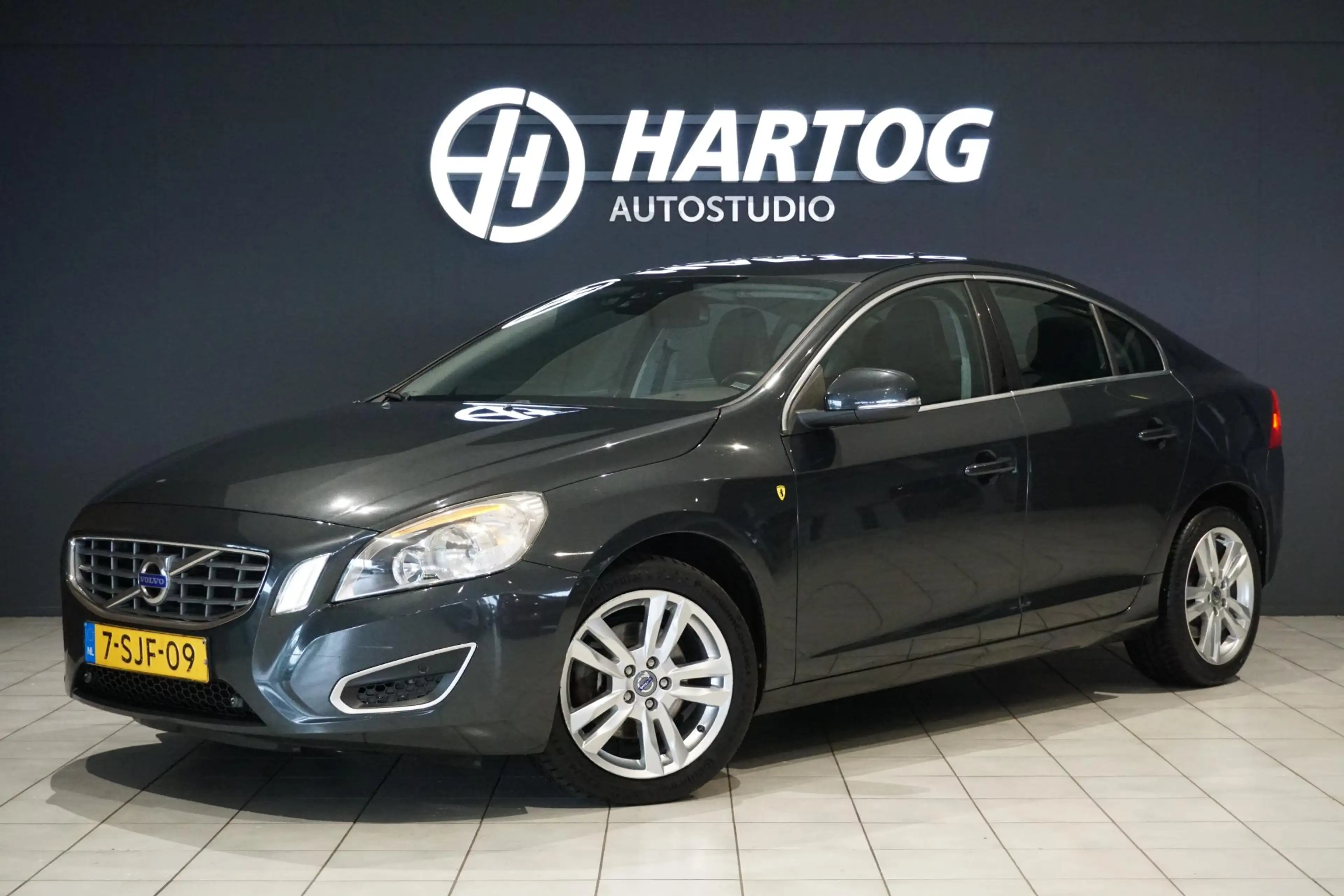 Volvo S60 1.6 T3 Summum + NAVIGATIE / BLUETOOTH / LMV