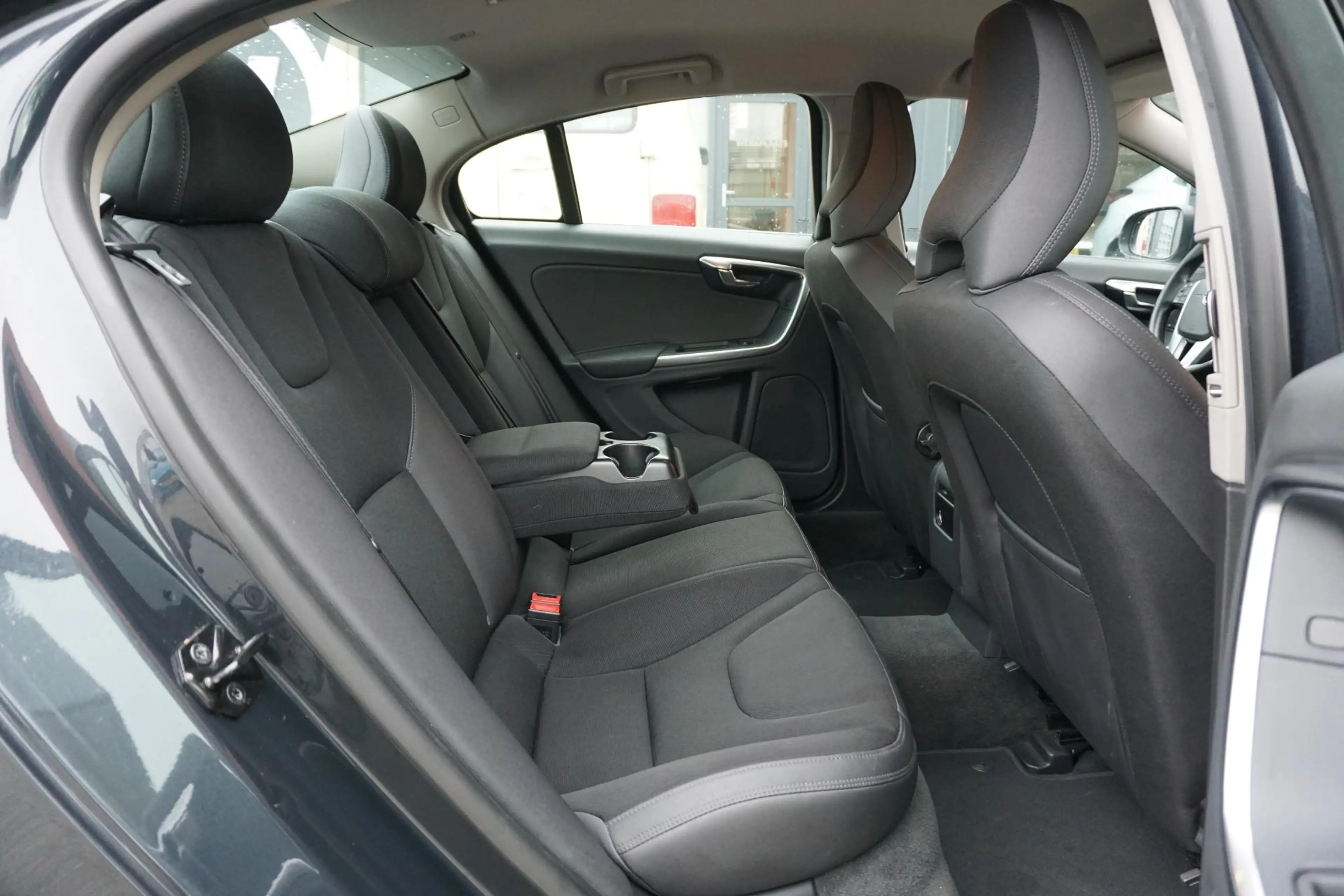 Volvo S60 1.6 T3 Summum + NAVIGATIE / BLUETOOTH / LMV — photo 7