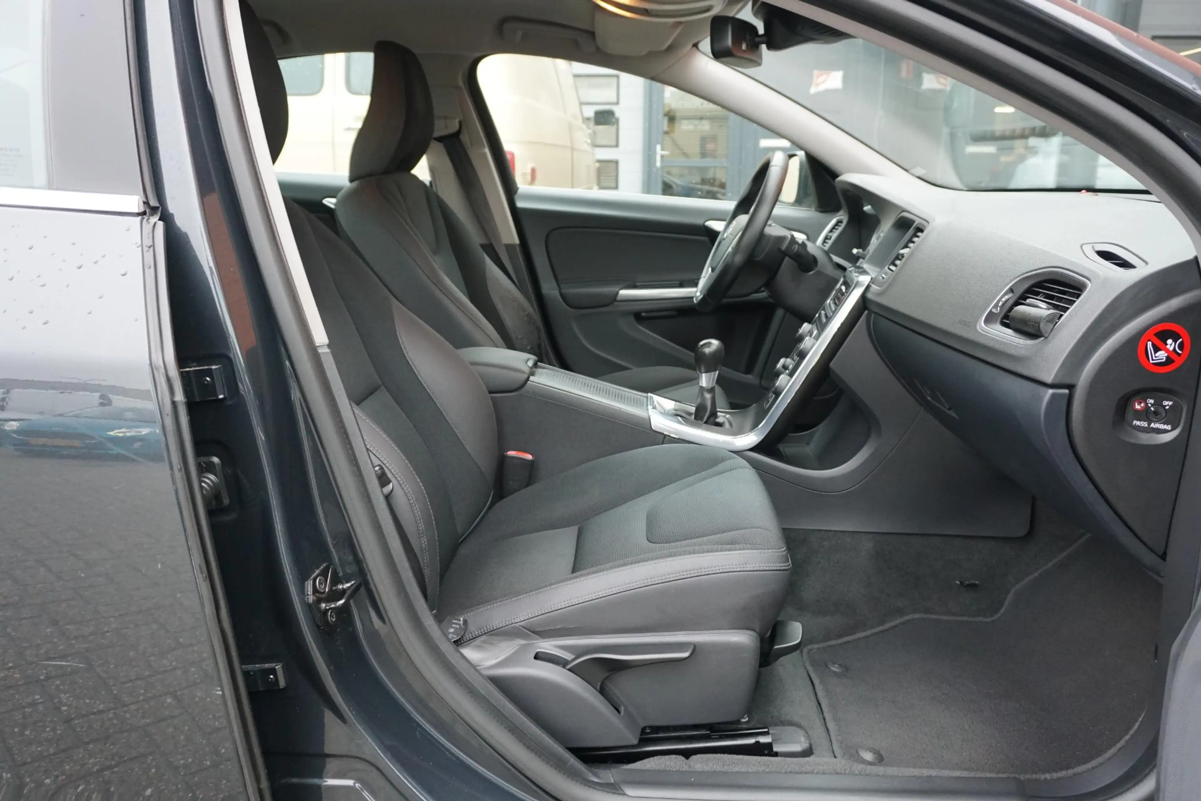 Volvo S60 1.6 T3 Summum + NAVIGATIE / BLUETOOTH / LMV — photo 8