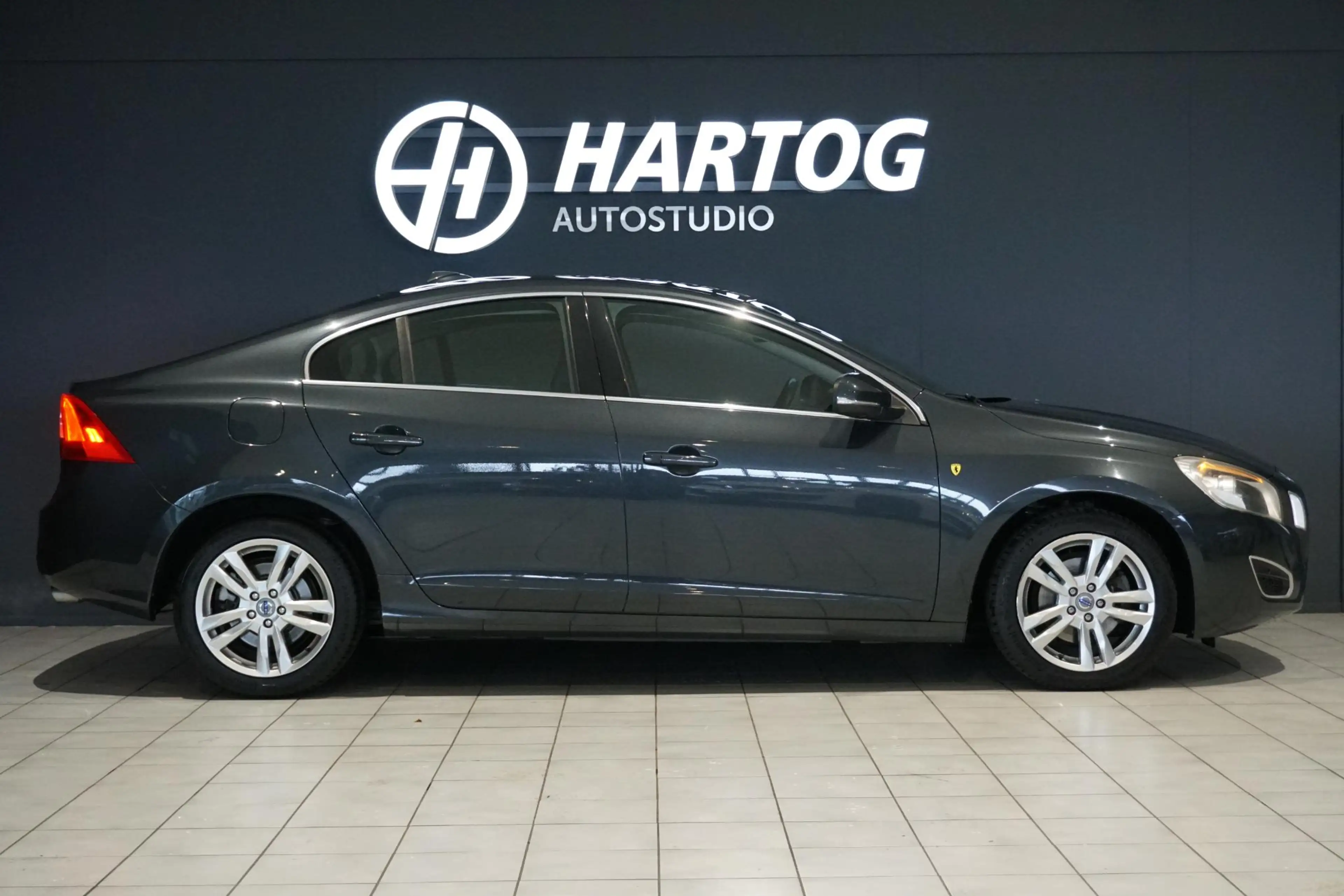 Volvo S60 1.6 T3 Summum + NAVIGATIE / BLUETOOTH / LMV — photo 6