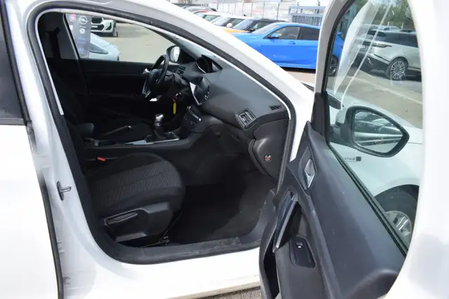 Peugeot 308 view 12