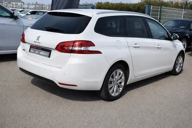 Peugeot 308 view 8