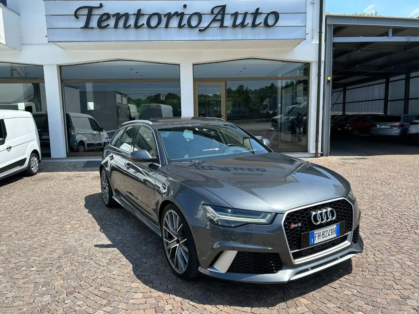 Audi RS6 Avant 4.0 TFSI quattro tiptronic performance Grau - 1