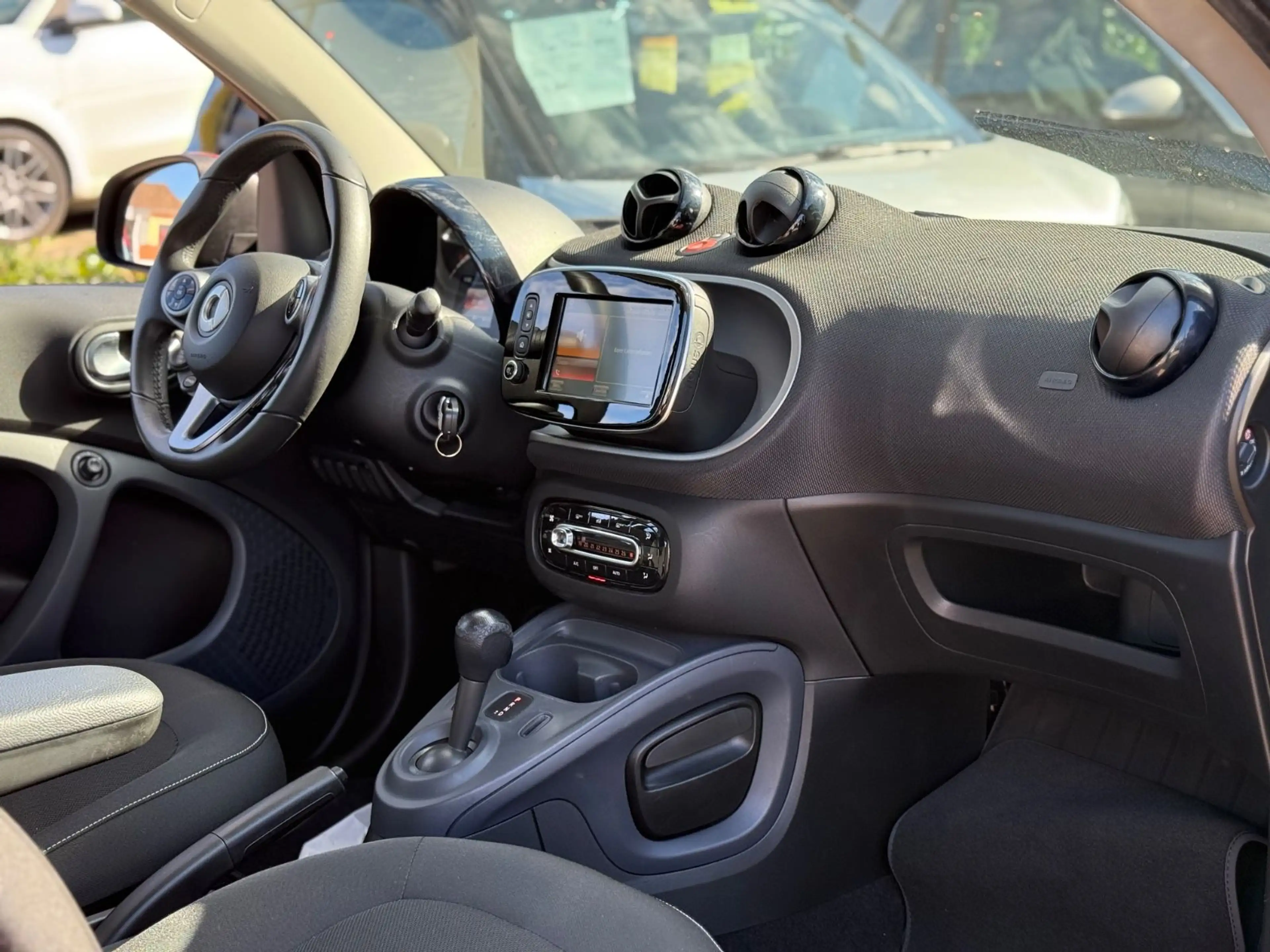 smart forTwo ****1.HAND****PANORAMA*NAVI*SITZHEIZUNG* — photo 14