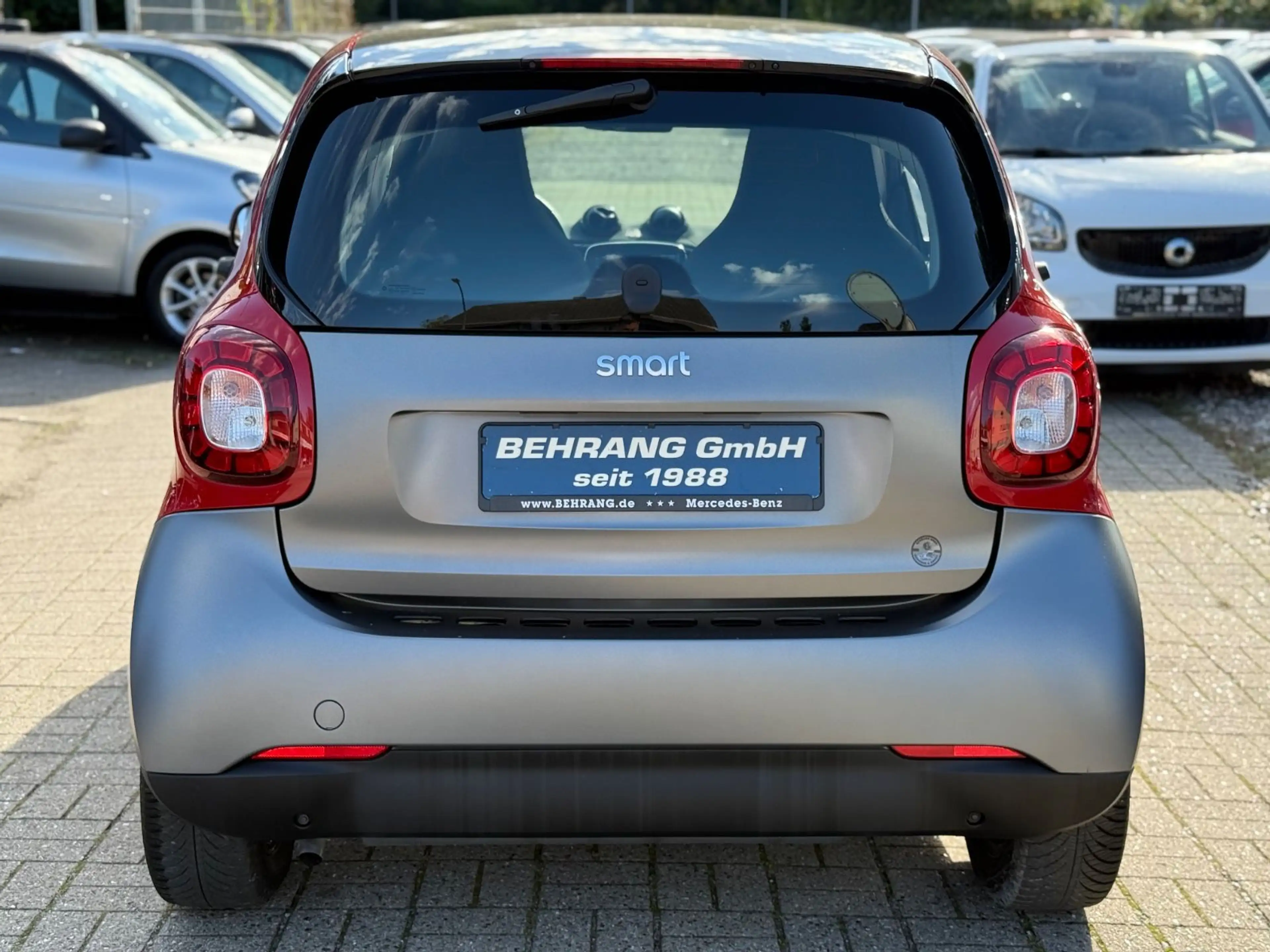 smart forTwo ****1.HAND****PANORAMA*NAVI*SITZHEIZUNG* — photo 10