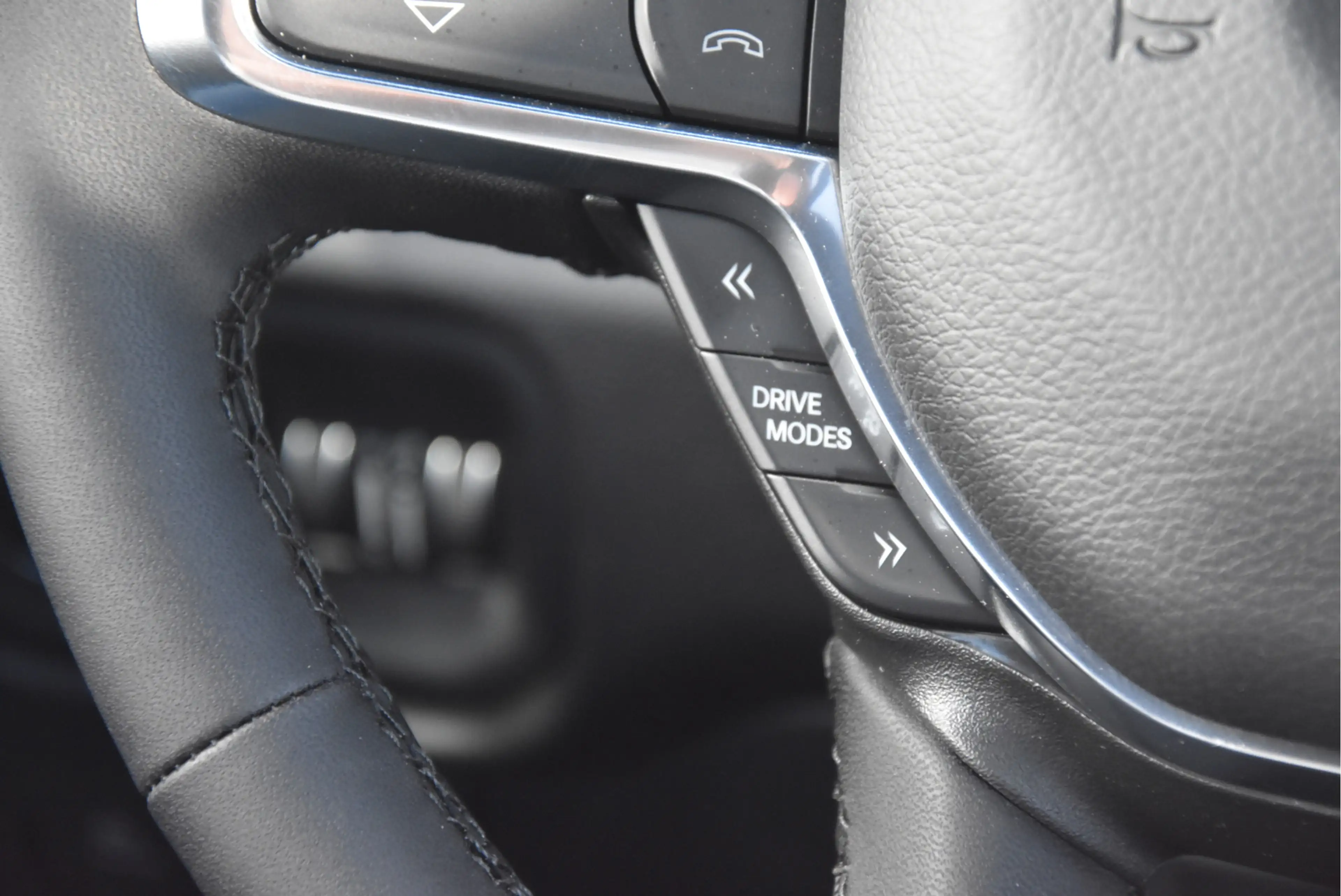 Dodge RAM 1500 4x4 Crew Cab Laramie Black Hurricane MY 2025 — photo 8