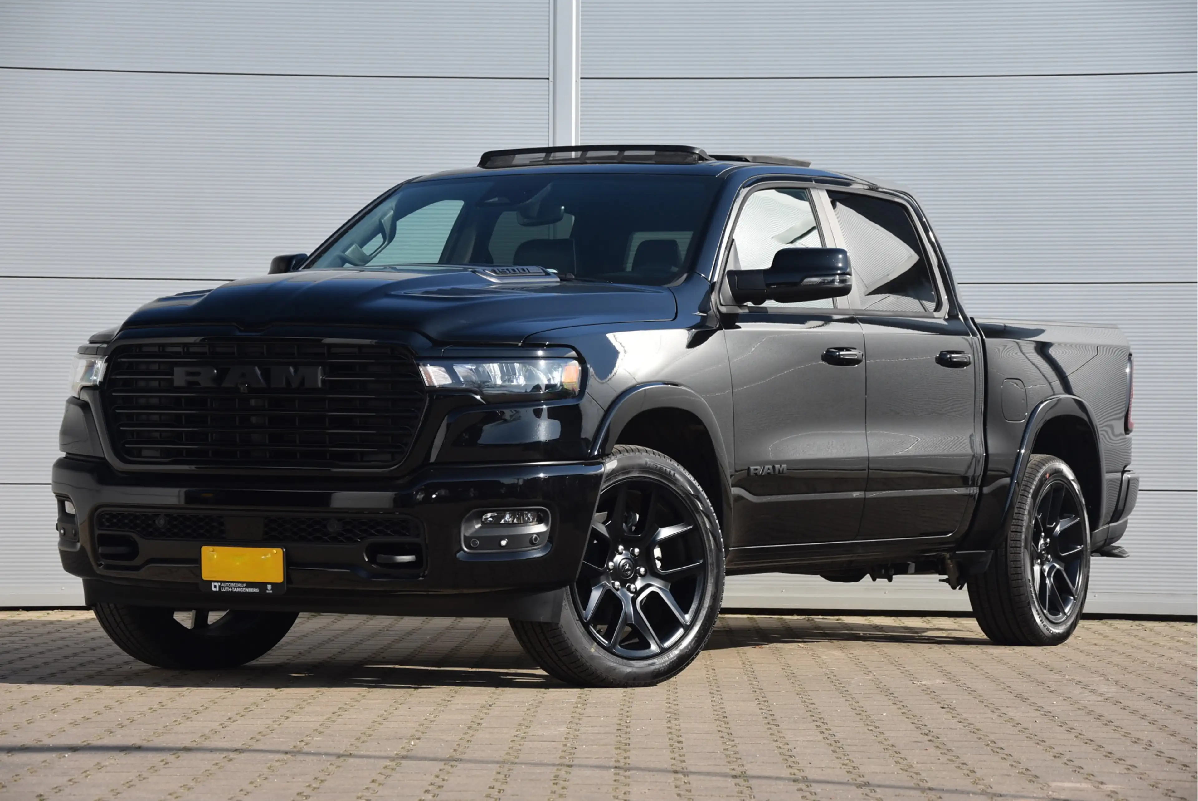 Dodge RAM 1500 4x4 Crew Cab Laramie Black Hurricane MY 2025