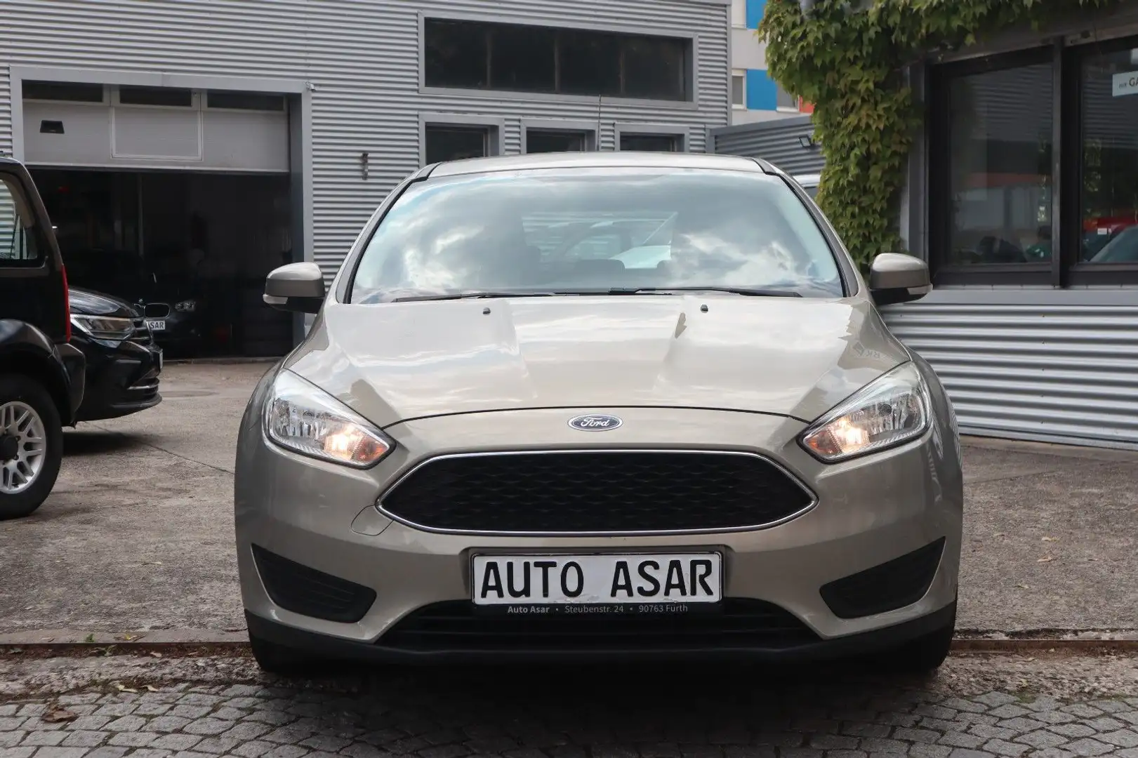 Ford Focus Lim. Trend 1.0 EcoBoost/Sitzhzg/Garantie/ Gris - 2