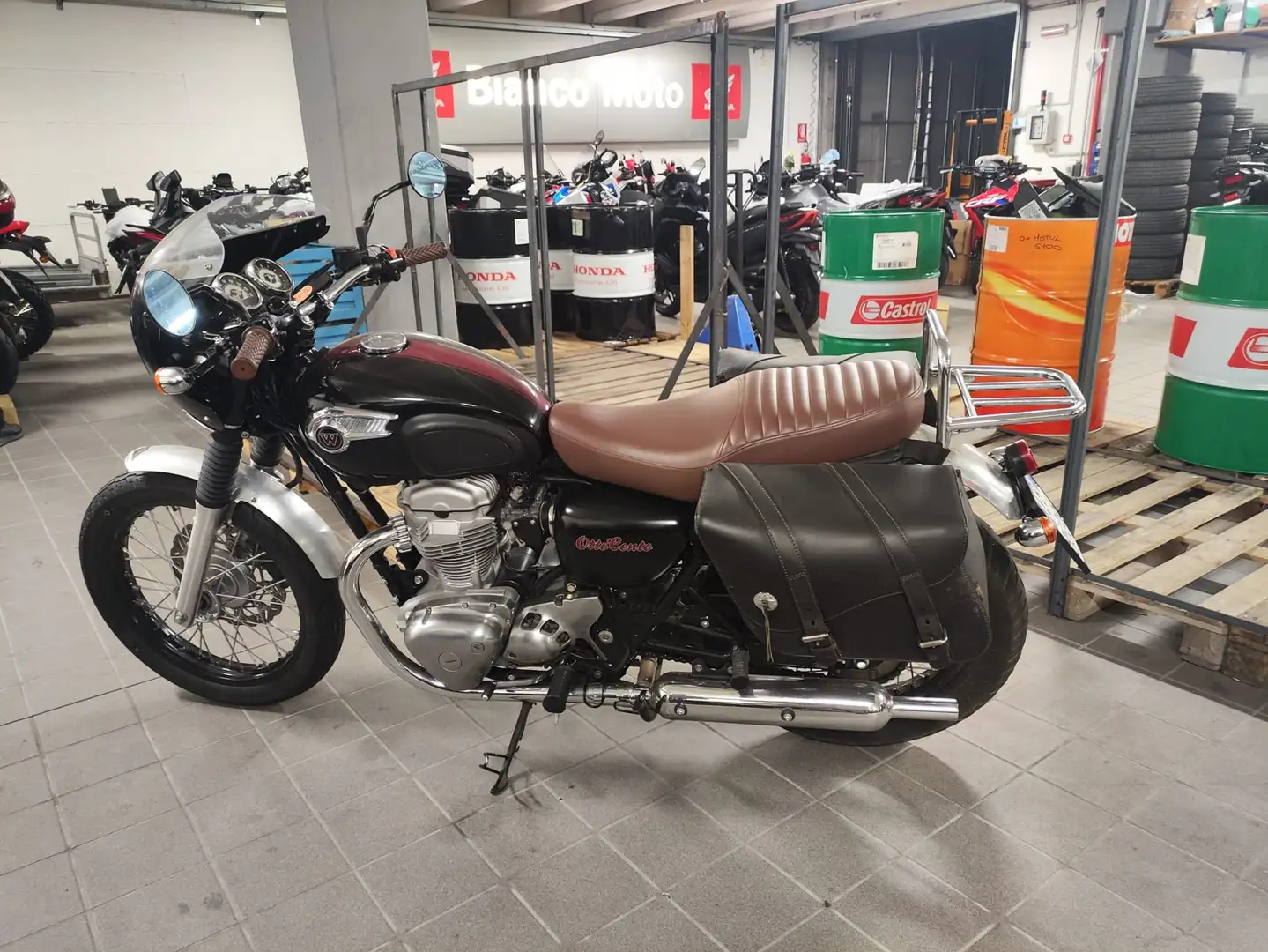 Kawasaki W 800 no abs Negru - 2