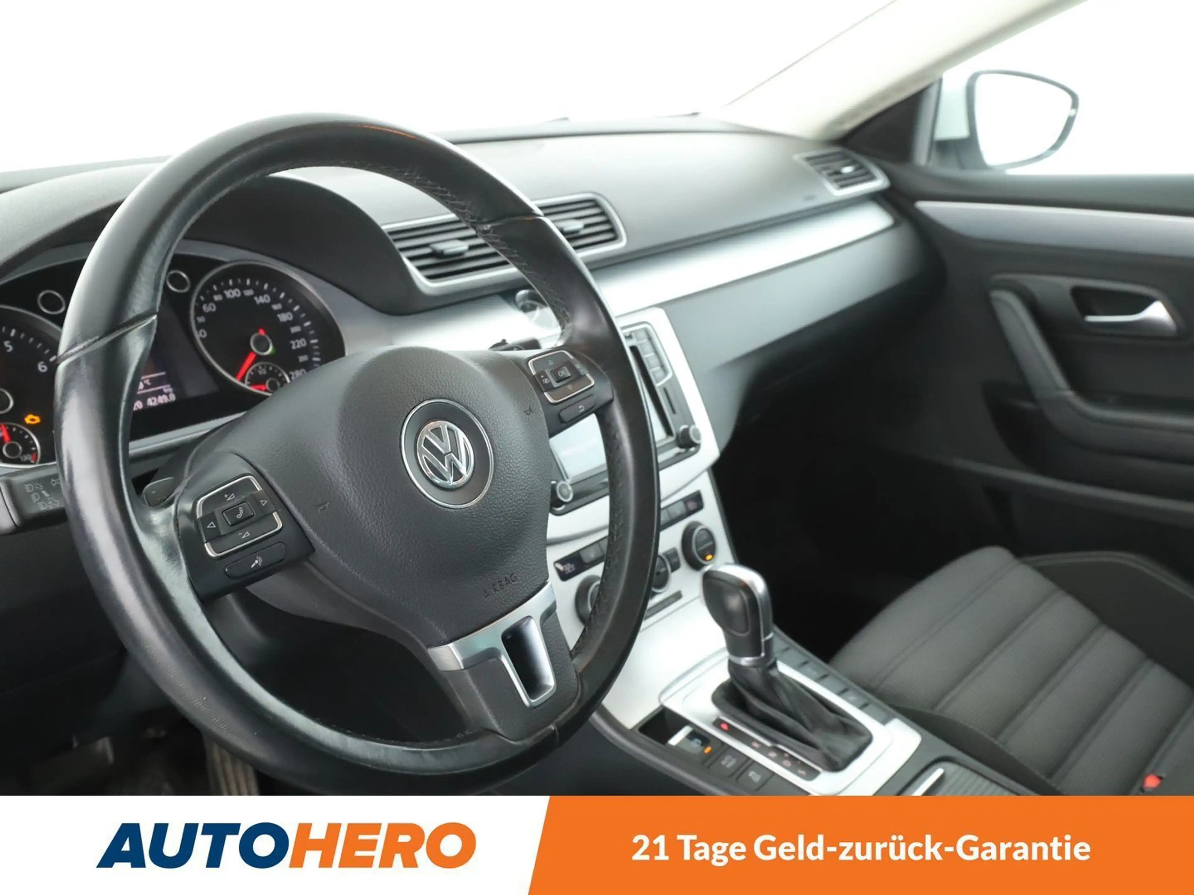 Volkswagen CC 1.4 TSI BMT Aut.*NAVI*BI-XENON*TEMPO*PDC*SHZ* — photo 11
