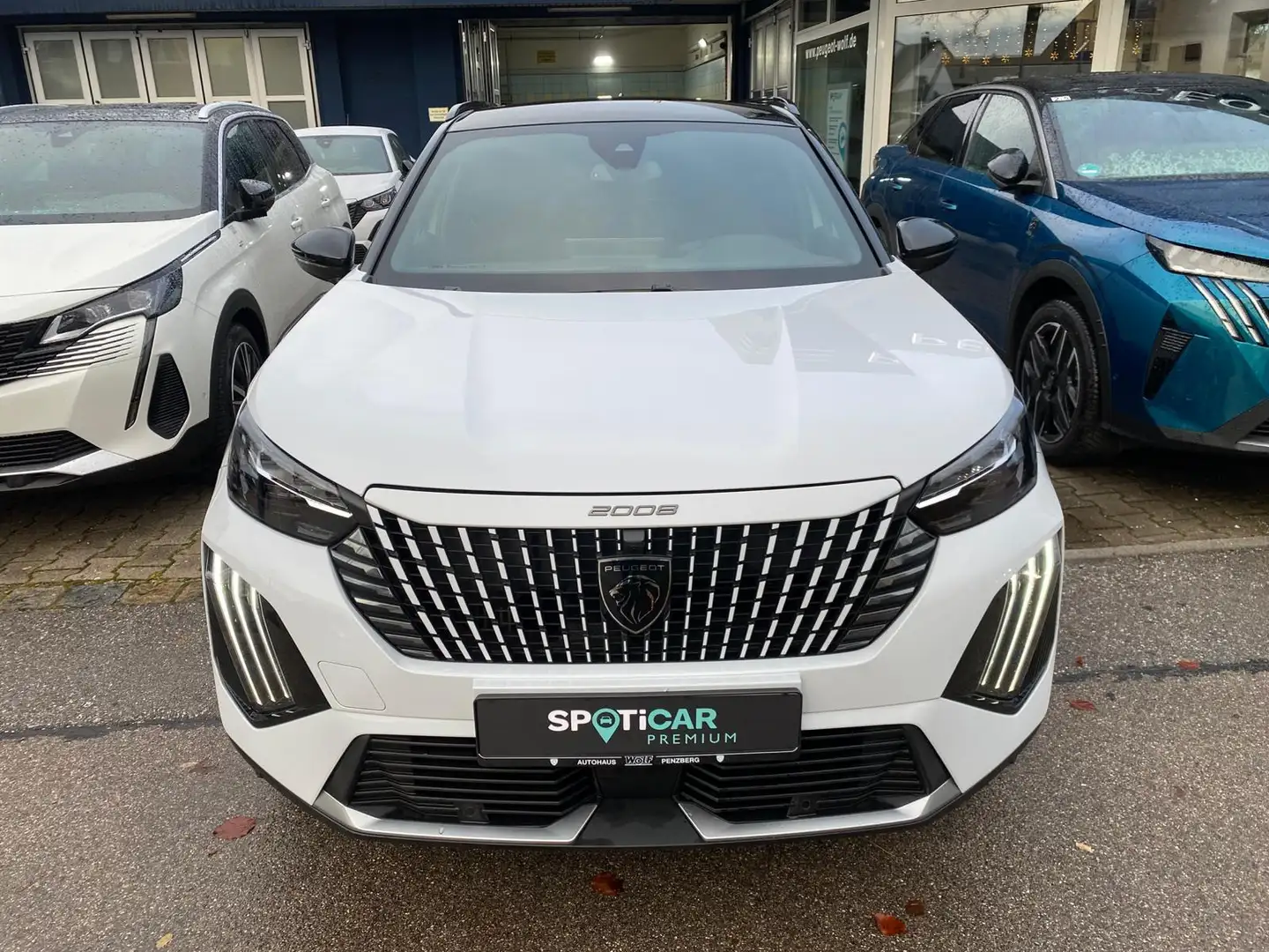 Peugeot 2008 GT Hybrid 145 Weiß - 2