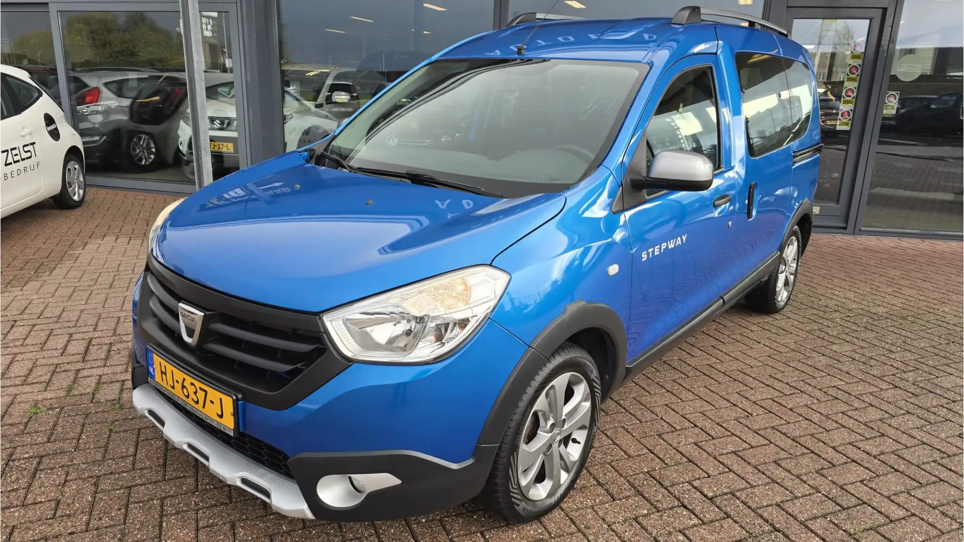 Dacia Dokker 1.2 TCe Stepway , Airco, Multimediasysteem, Naviga Blauw - 2