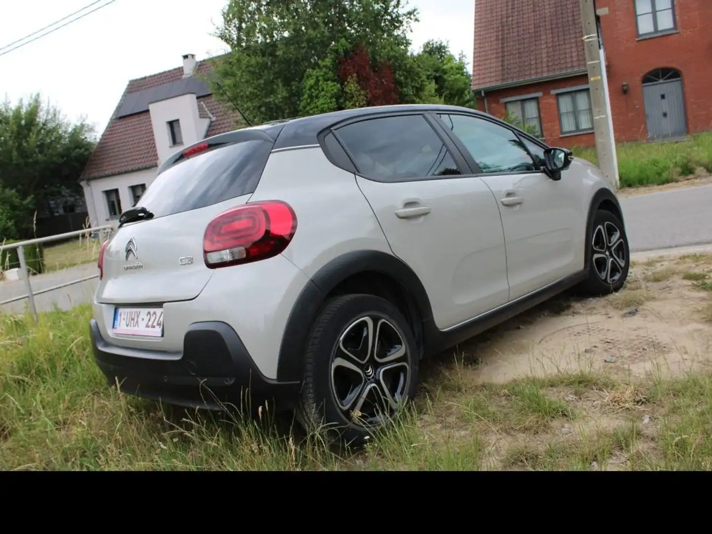 Citroen C3 C3 Pure Tech 82 SHINE Or - 2