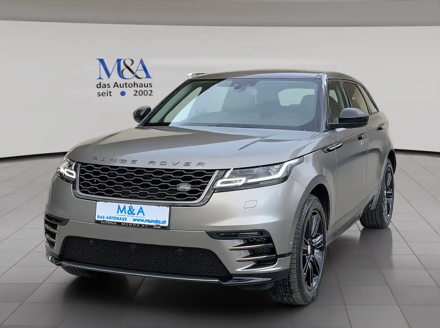 Land Rover Range Rover Velar 3.0 V6 Diesel R-Dynamic Auto. Hnědá - 1