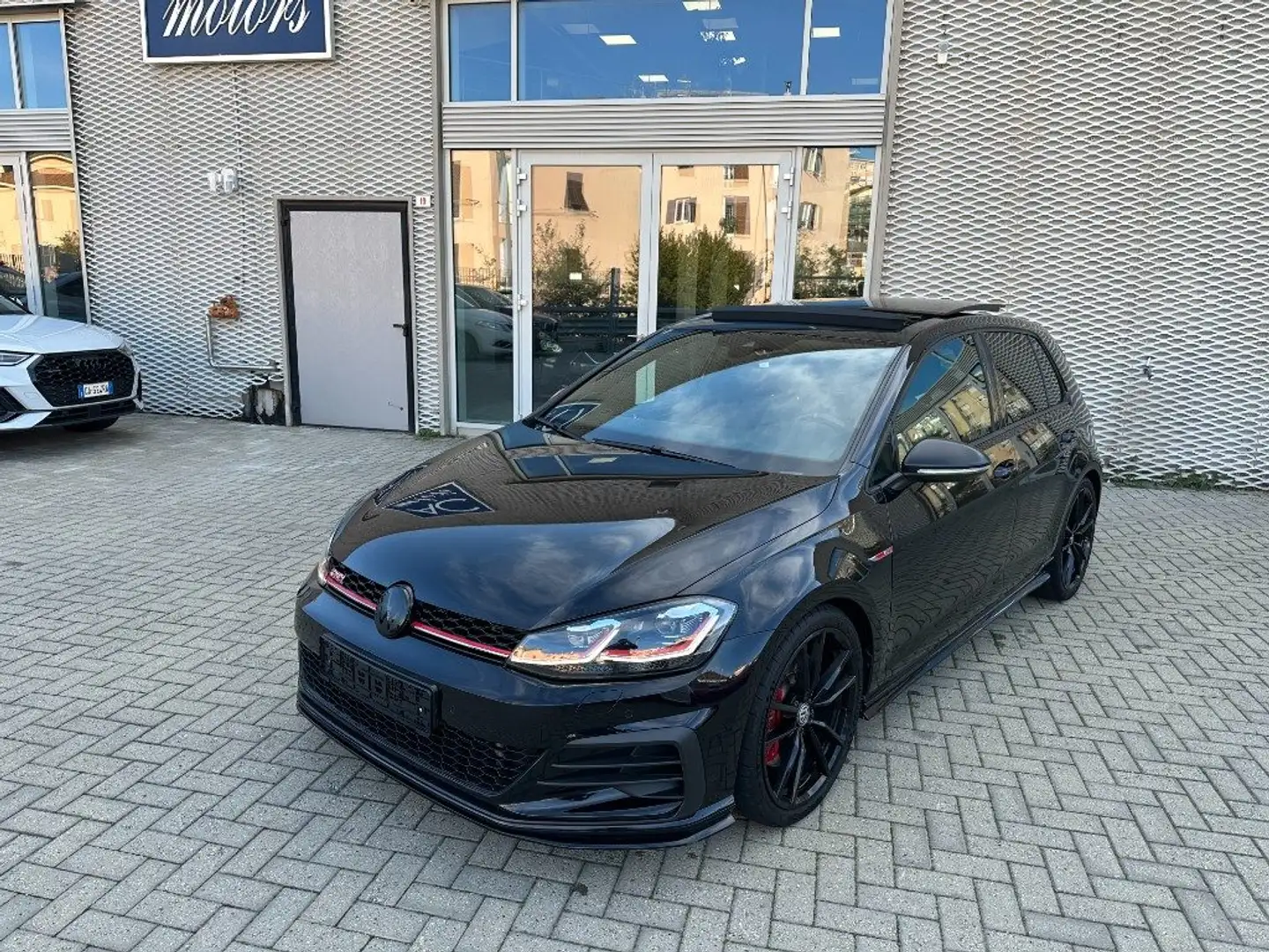 Volkswagen Golf GTI 2.0 TSI TCR DSG 5p. BlueMotion Technology Zwart - 2