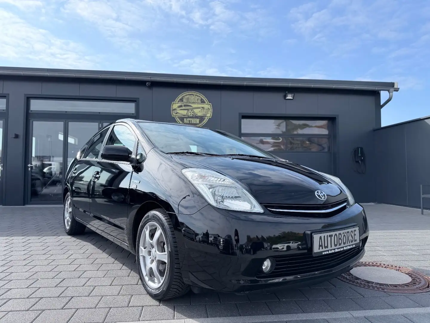 Toyota Prius Executive Schwarz - 1