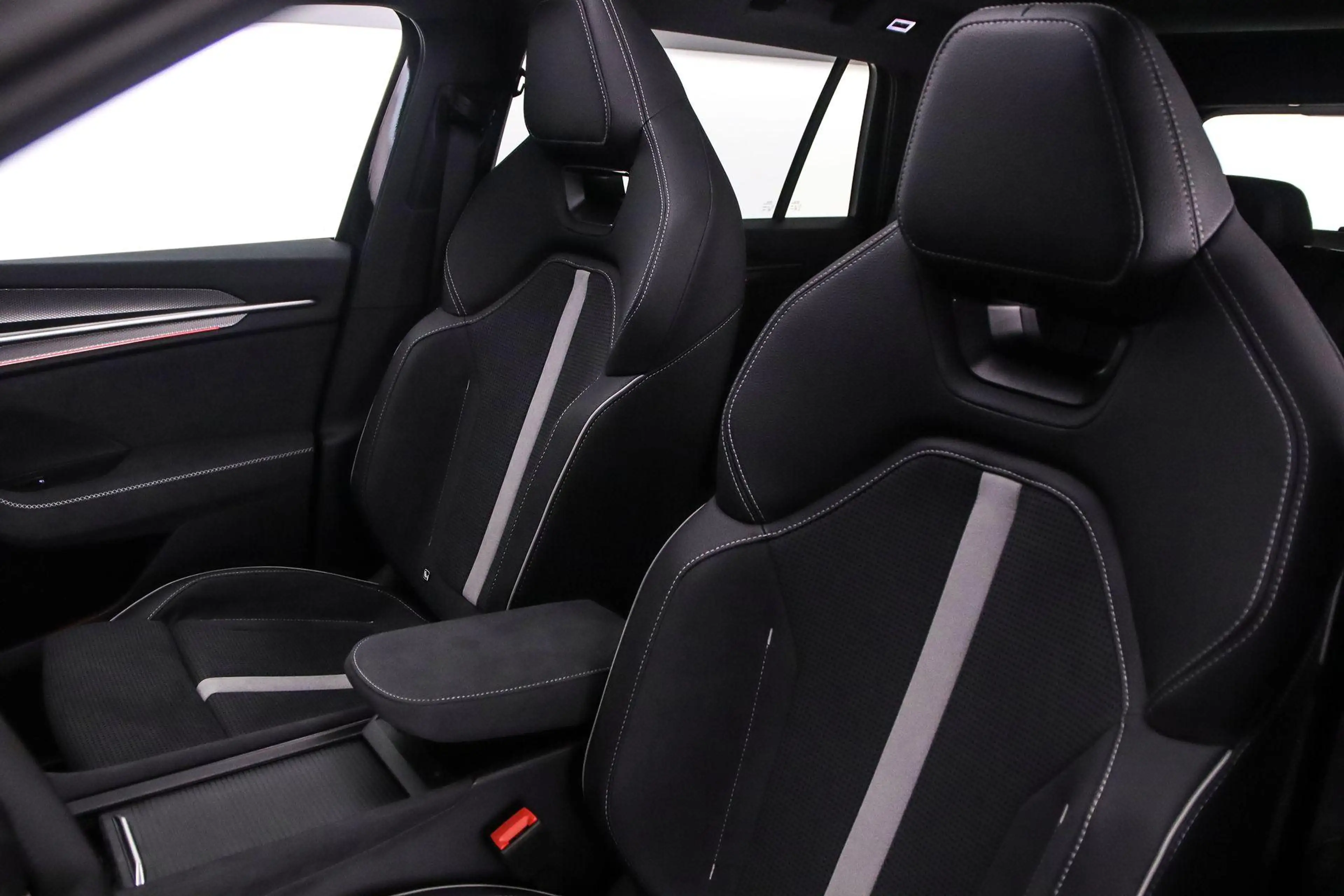 Skoda Kodiaq Sportline Business 1.5 TSI PHEV 204pk DSG Automaat — photo 4