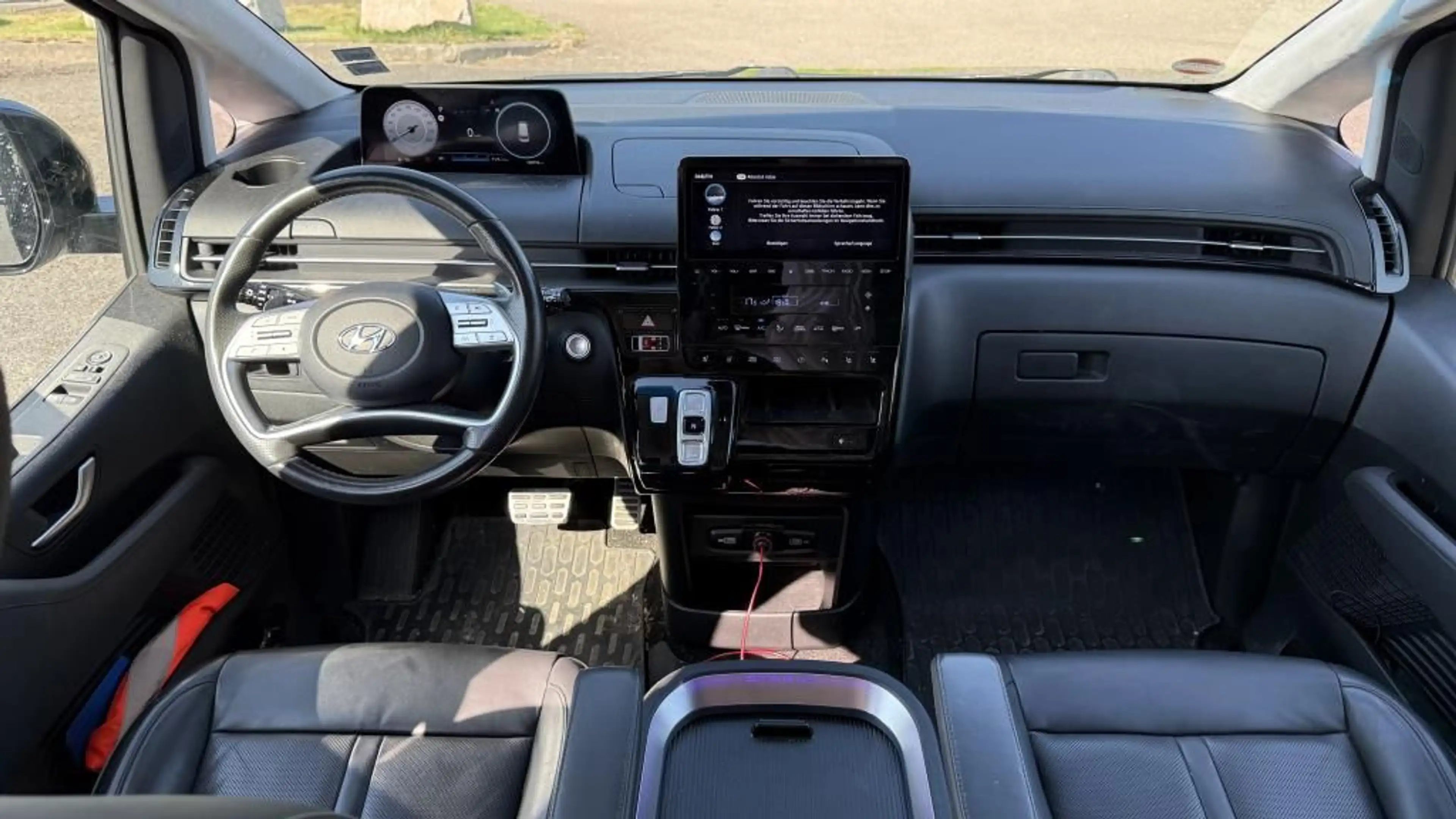 Hyundai STARIA Signature 2.2 4WD Kamera+SHZ+LHZ+Klimaaut — photo 14