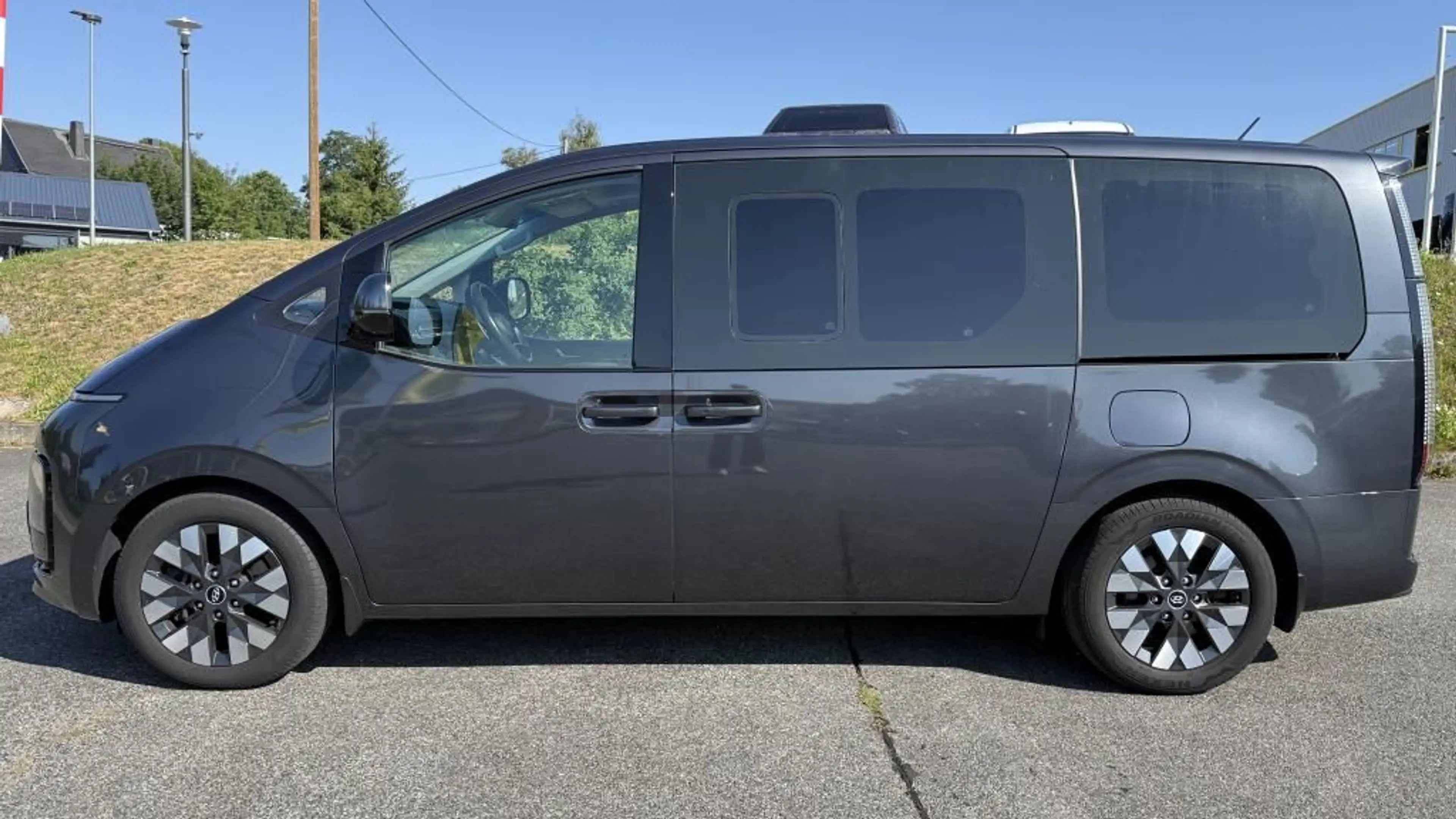 Hyundai STARIA Signature 2.2 4WD Kamera+SHZ+LHZ+Klimaaut — photo 8