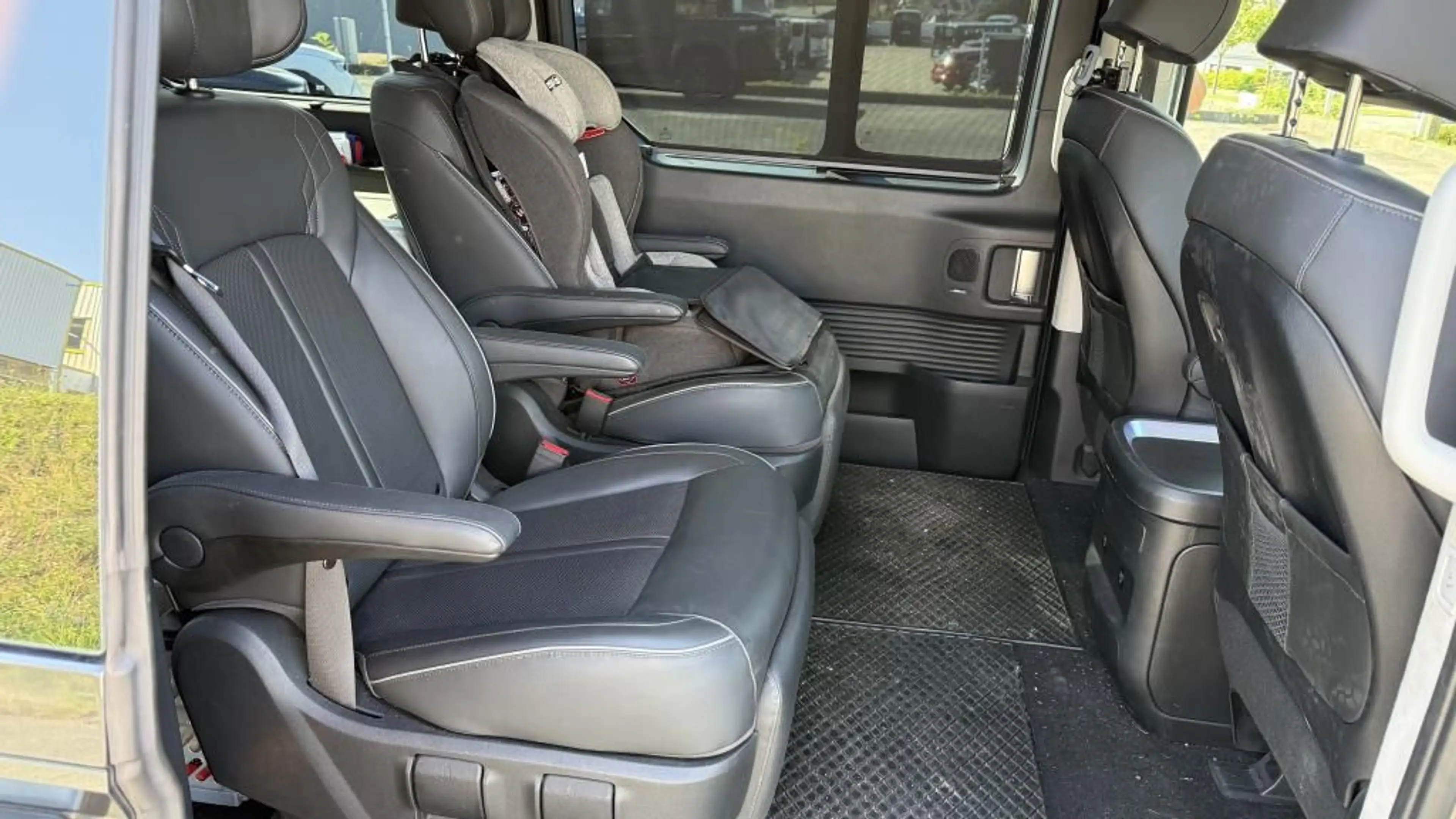 Hyundai STARIA Signature 2.2 4WD Kamera+SHZ+LHZ+Klimaaut — photo 11