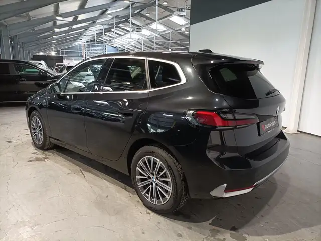 BMW 2 Series view 4