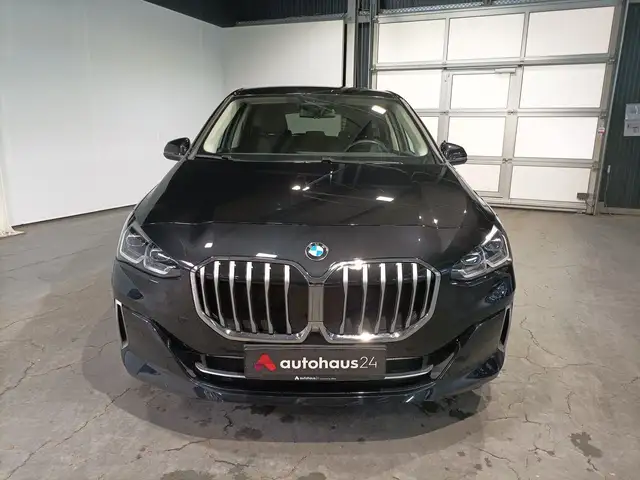 BMW 2 Series view 2