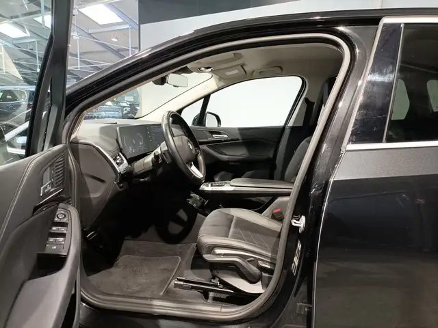 BMW 2 Series view 8