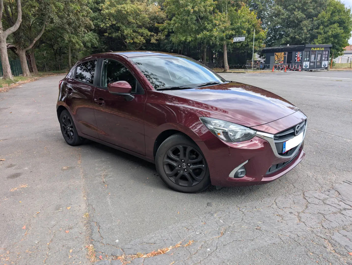Mazda 2 2 SKYACTIV-G 90 met Android Auto/Apple CarPlay Rood - 1