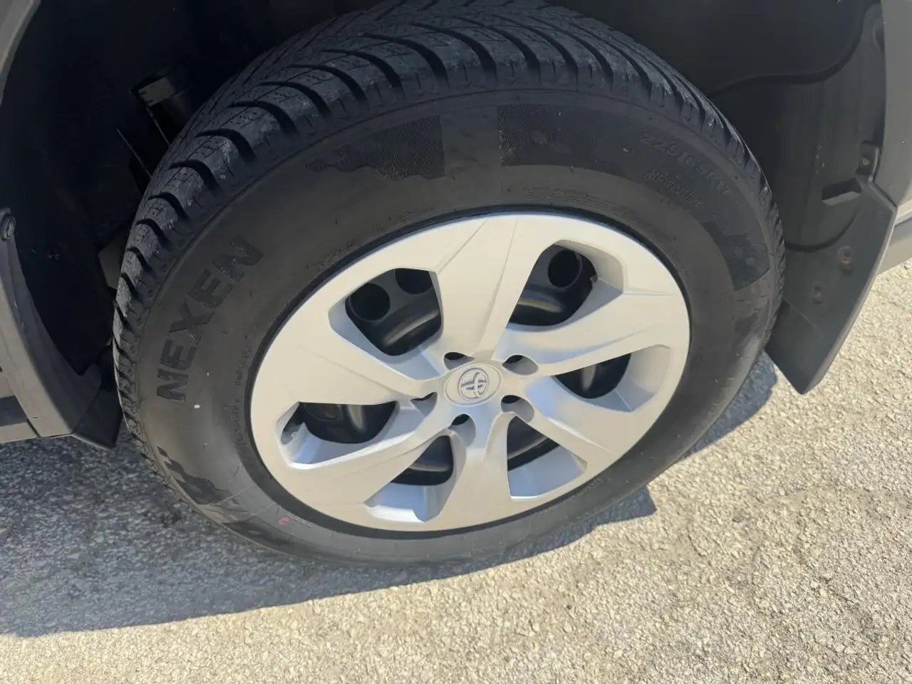 Toyota RAV 4 снимка Toyota RAV 4