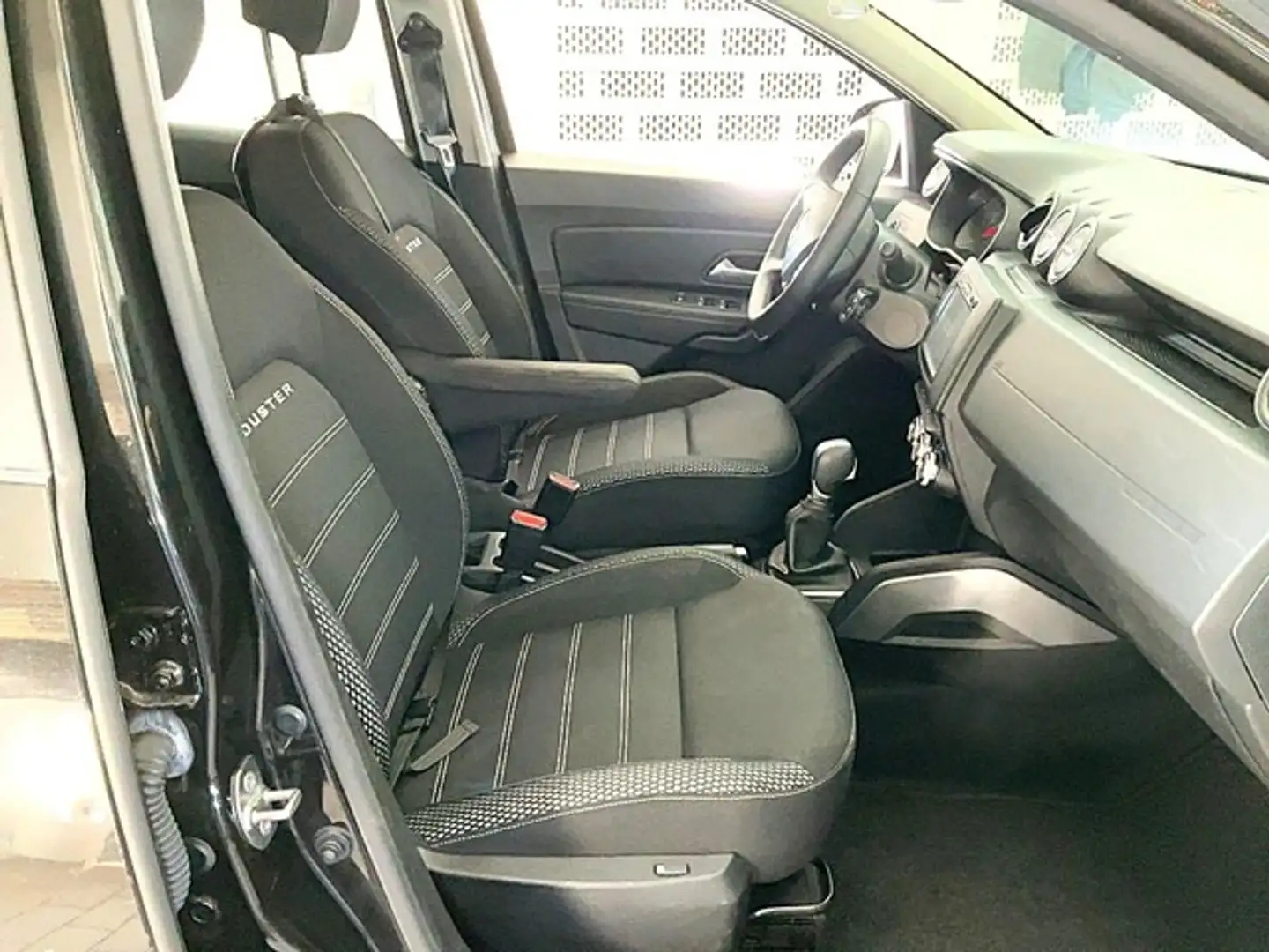Dacia Duster 1.5DCi AUTOMATIK Navi/Kam/Temp/Pdc/Ahk Noir - 2