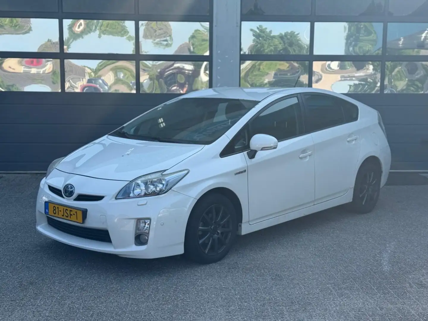 Toyota Prius 1.8 Executive Blanc - 2