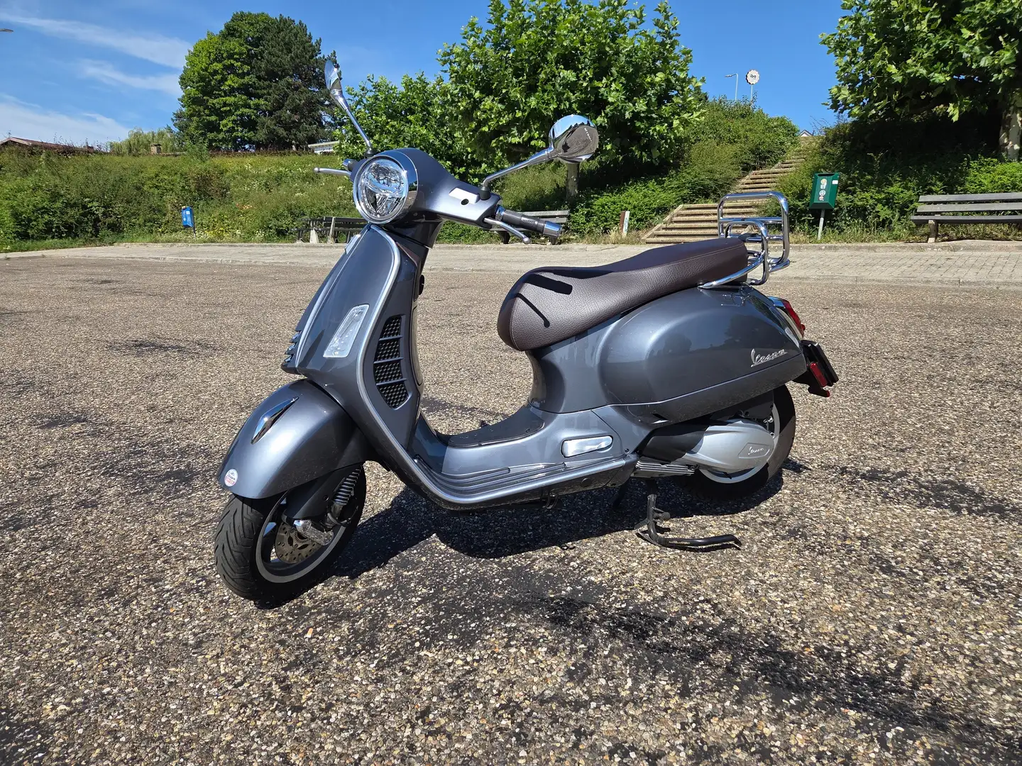 Vespa GTS 300 Gri - 1