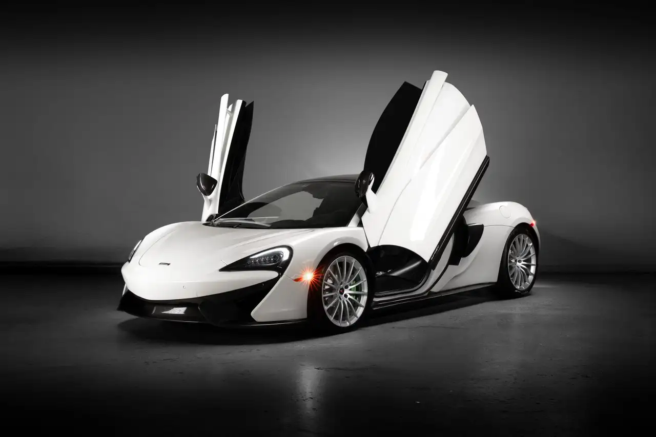 2017 McLaren 570GT
