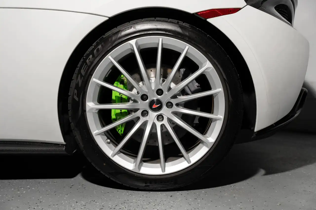 McLaren 570GT снимка McLaren 570GT