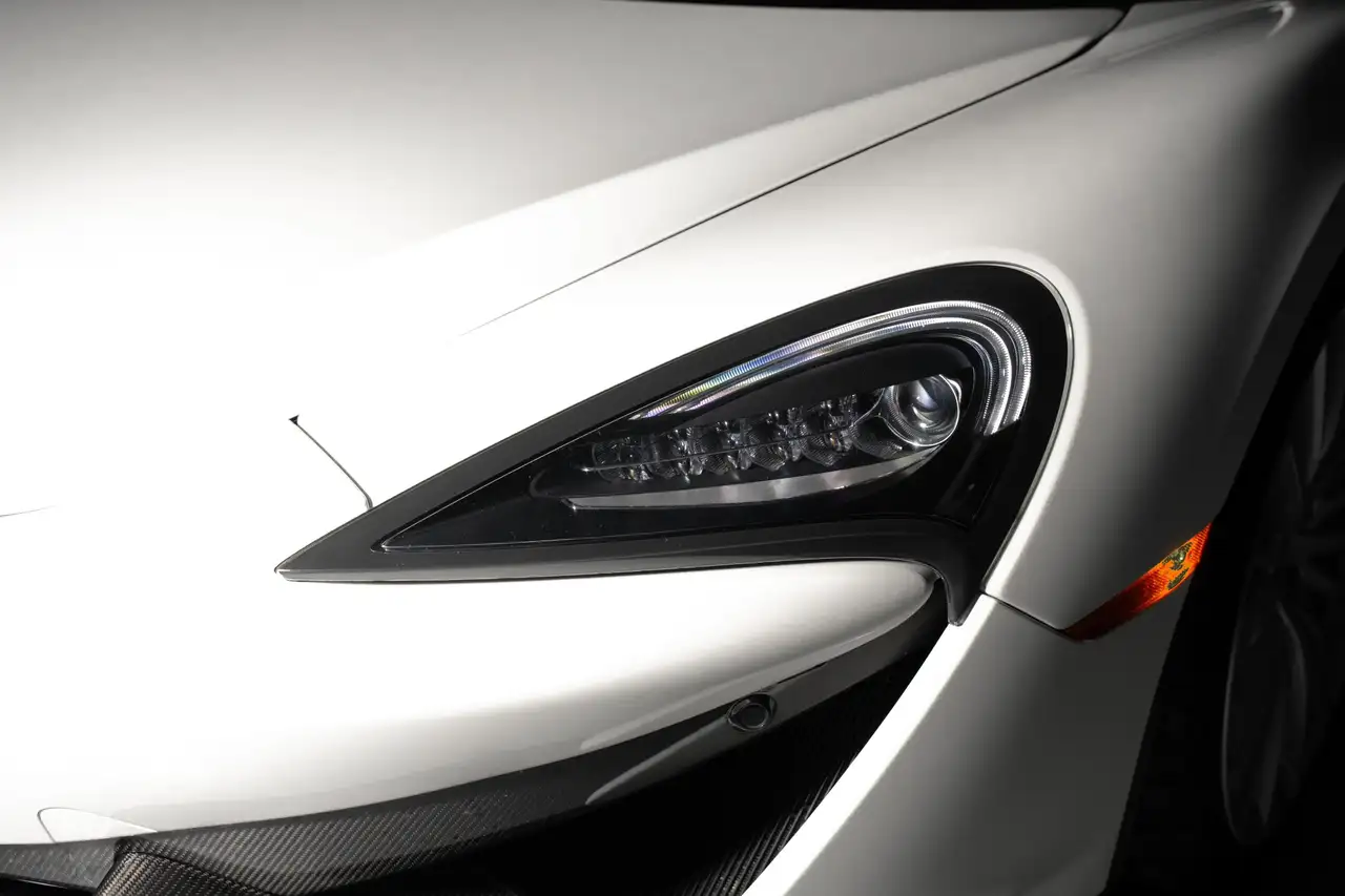 McLaren 570GT снимка McLaren 570GT