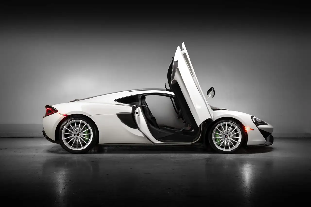 McLaren 570GT снимка McLaren 570GT