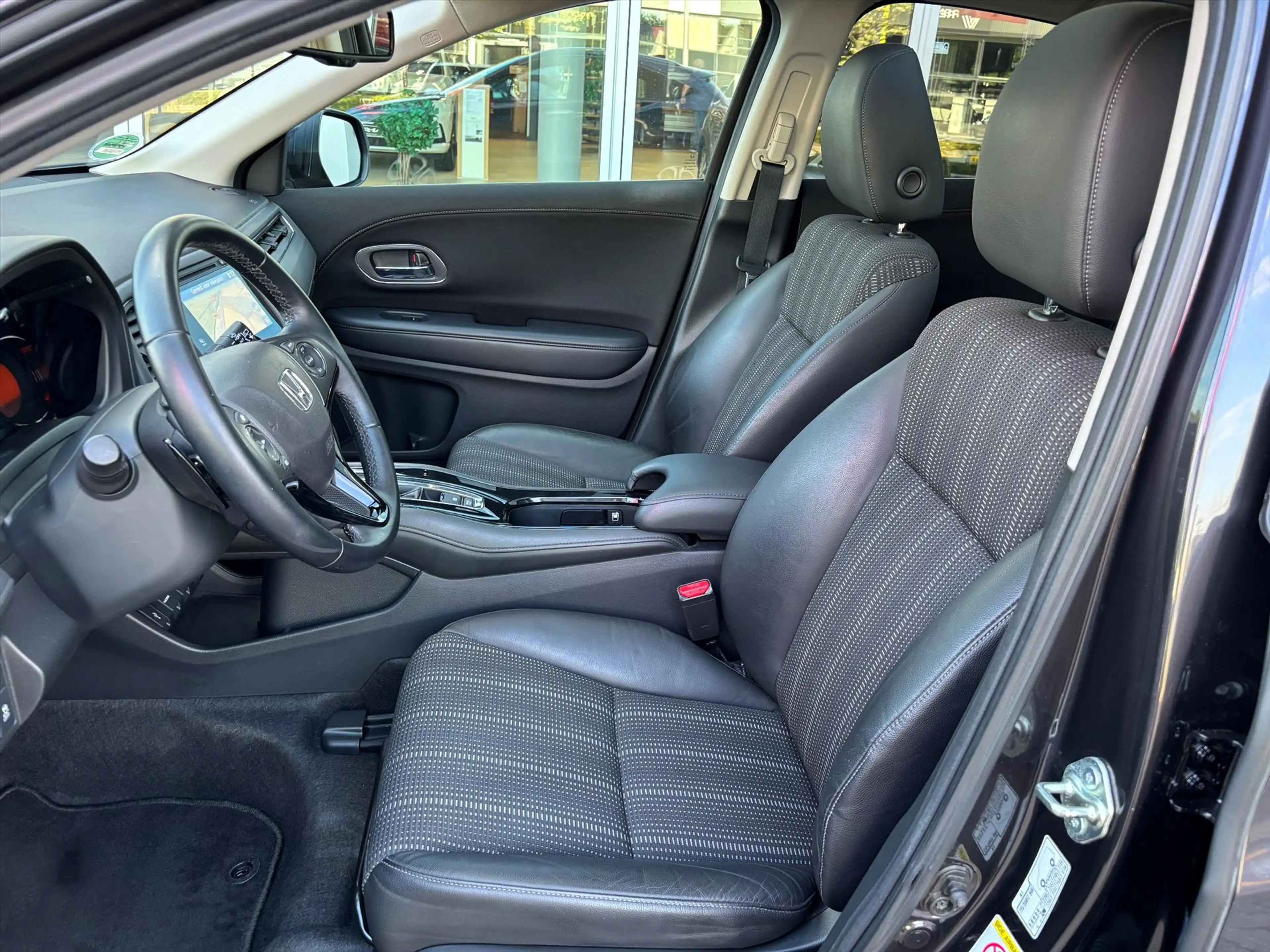 Honda HR-V 1.5 Executive CVT | Pano-dak | Navi | Pdc | Trekha — photo 5