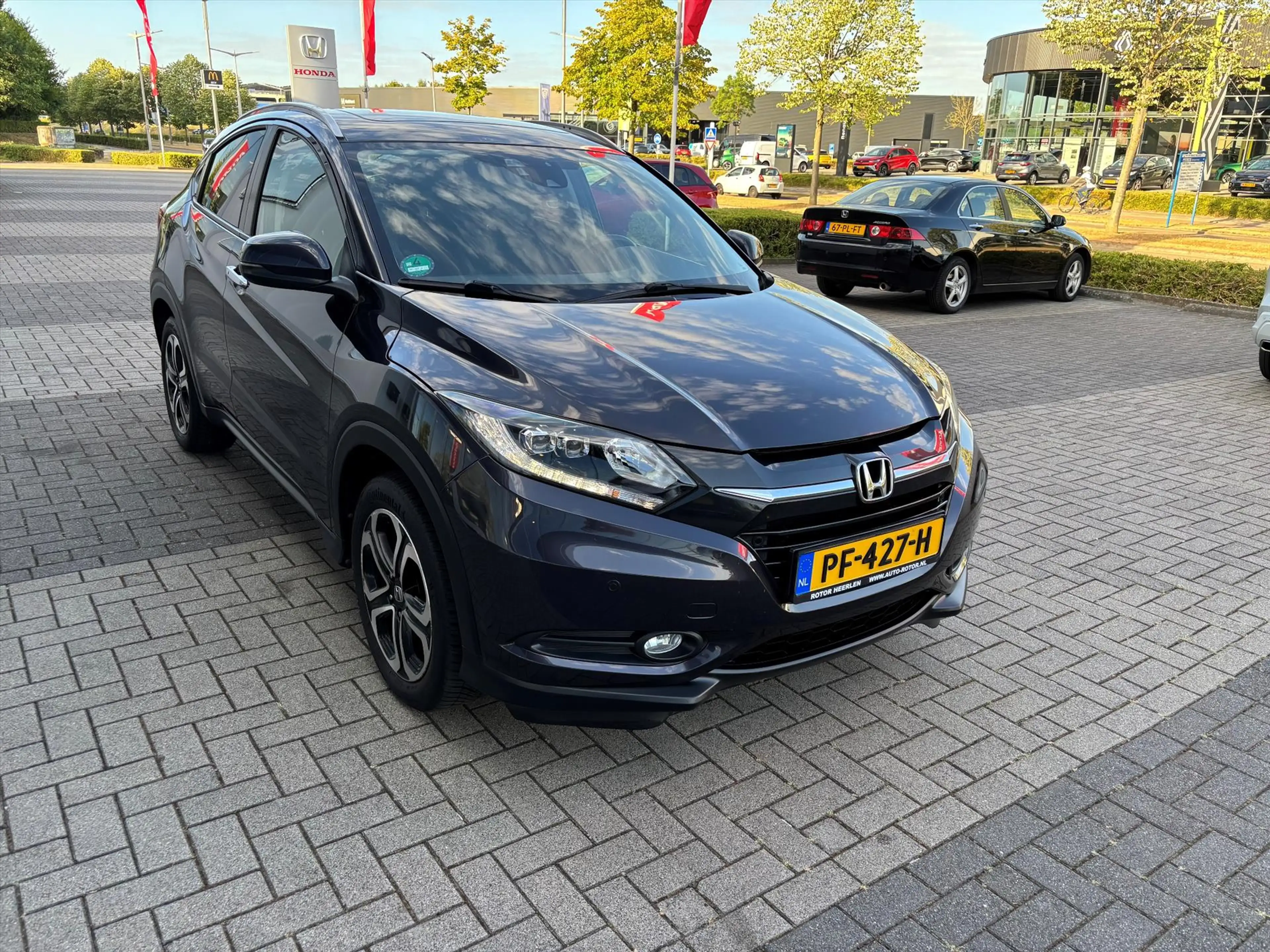 Honda HR-V 1.5 Executive CVT | Pano-dak | Navi | Pdc | Trekha — photo 2