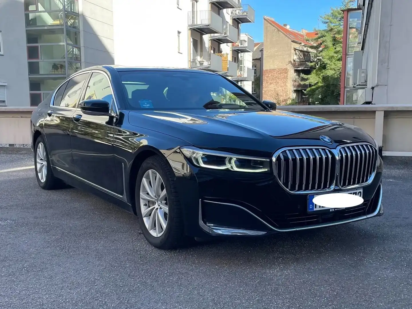 BMW 745 745e TV und Tablett hinten Schwarz - 1