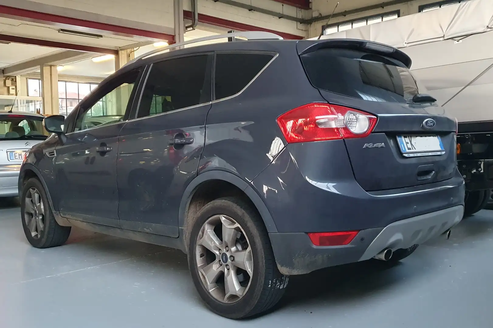 Ford Kuga Kuga 2.0 TDCi Titanium 4wd 163cv automatica Blau - 2