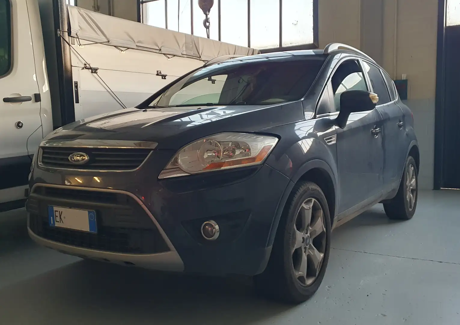 Ford Kuga Kuga 2.0 TDCi Titanium 4wd 163cv automatica Blau - 1