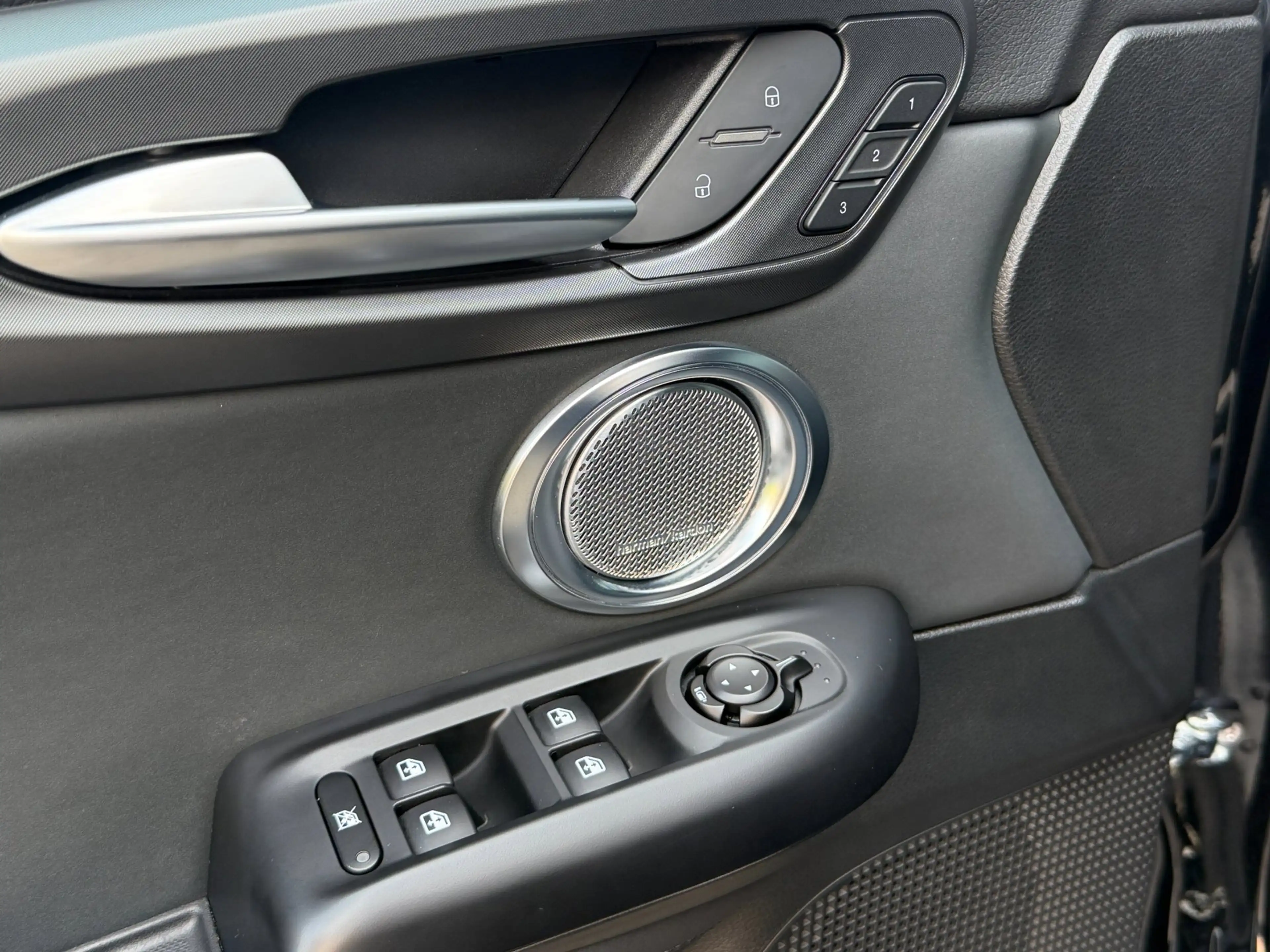 Alfa Romeo Tonale 1.5T Hybrid Veloce|TREKHAAK|CAMERA|360"|HARMAN/KAR — photo 11