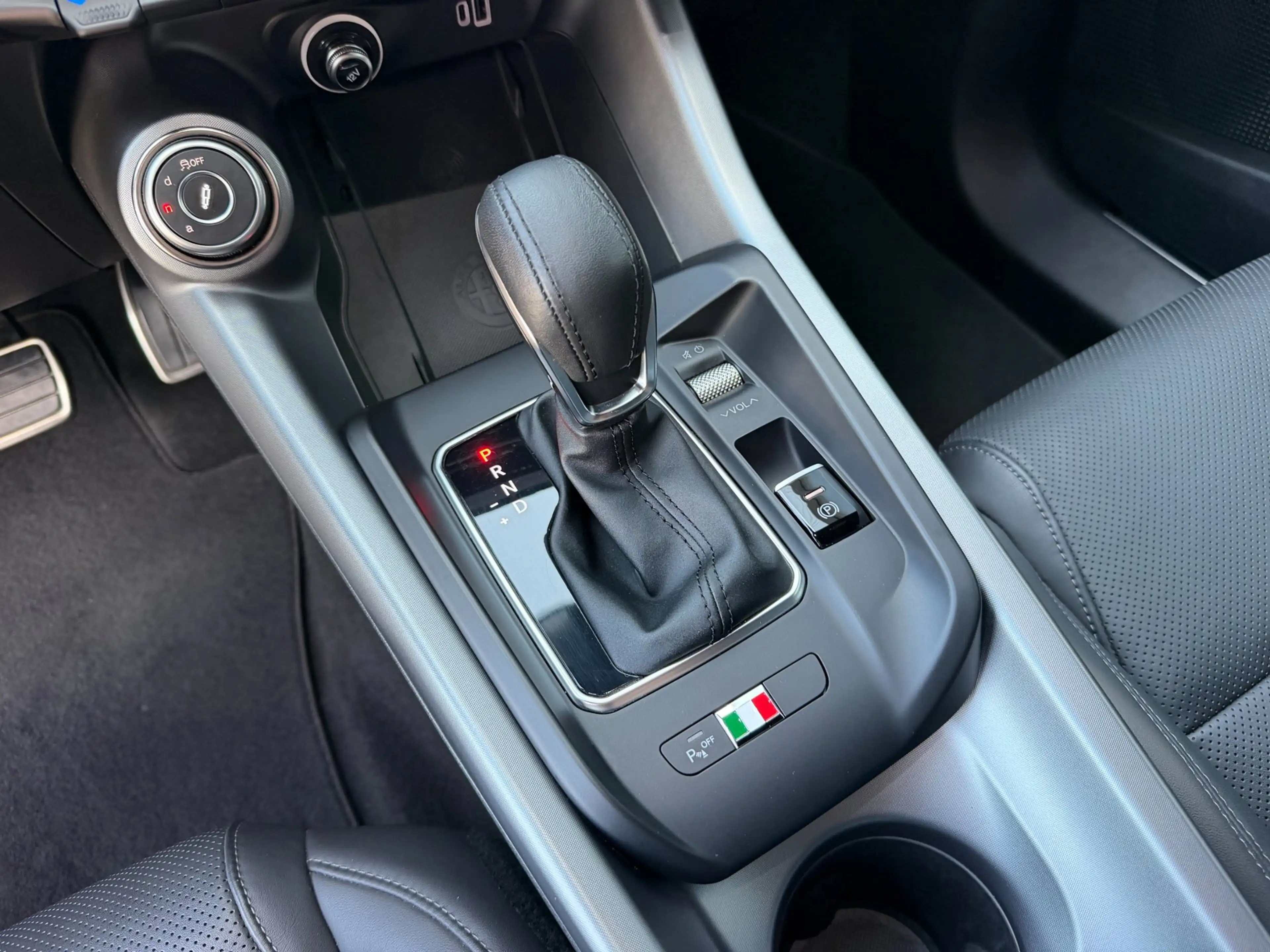 Alfa Romeo Tonale 1.5T Hybrid Veloce|TREKHAAK|CAMERA|360"|HARMAN/KAR — photo 15