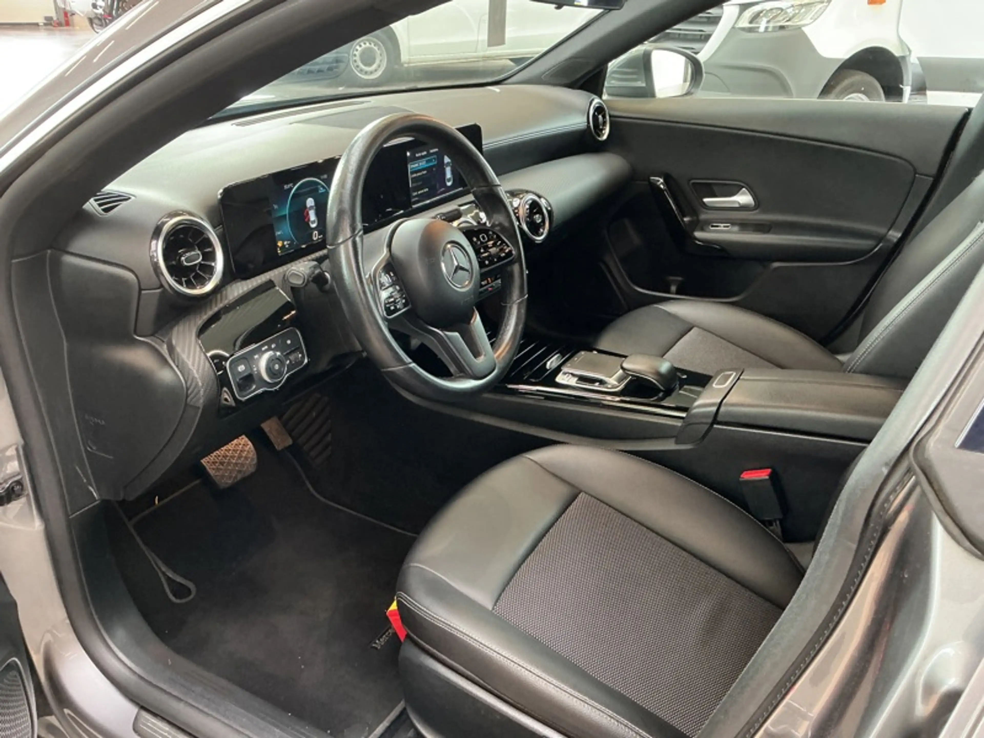 Mercedes-Benz CLA 180 d Coupé Automatique — photo 12